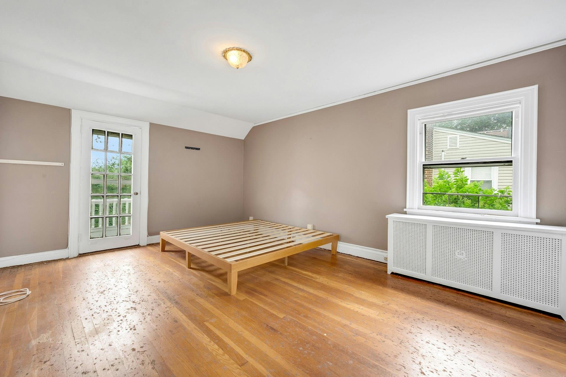 #10 photo, 151 Clarence Road, Scarsdale , NY 10583