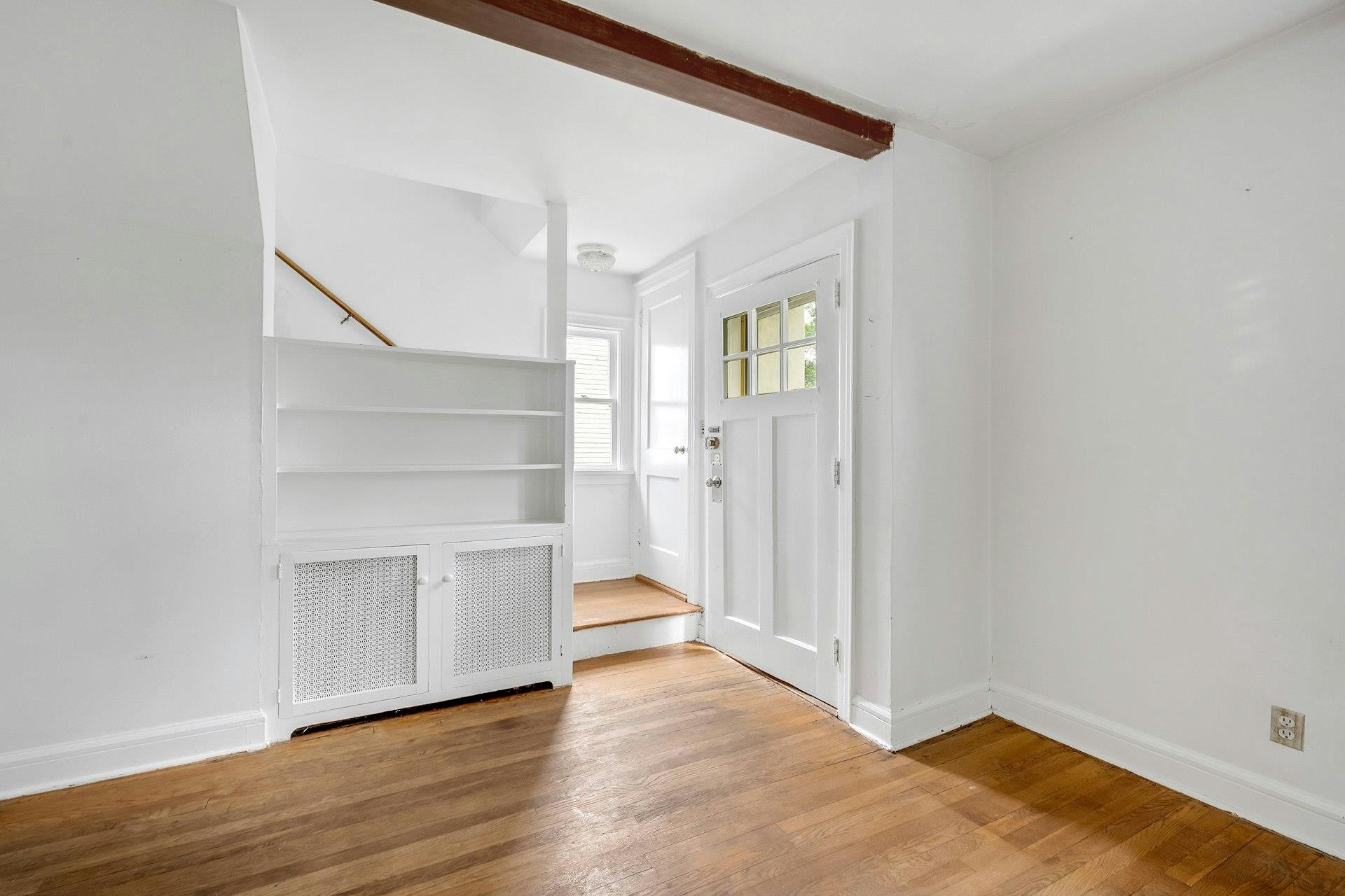 #3 photo, 151 Clarence Road, Scarsdale , NY 10583