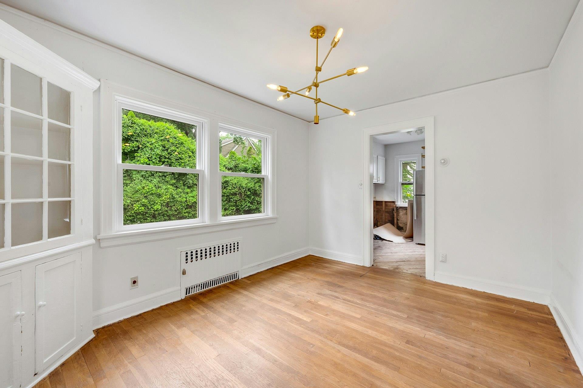 #8 photo, 151 Clarence Road, Scarsdale , NY 10583