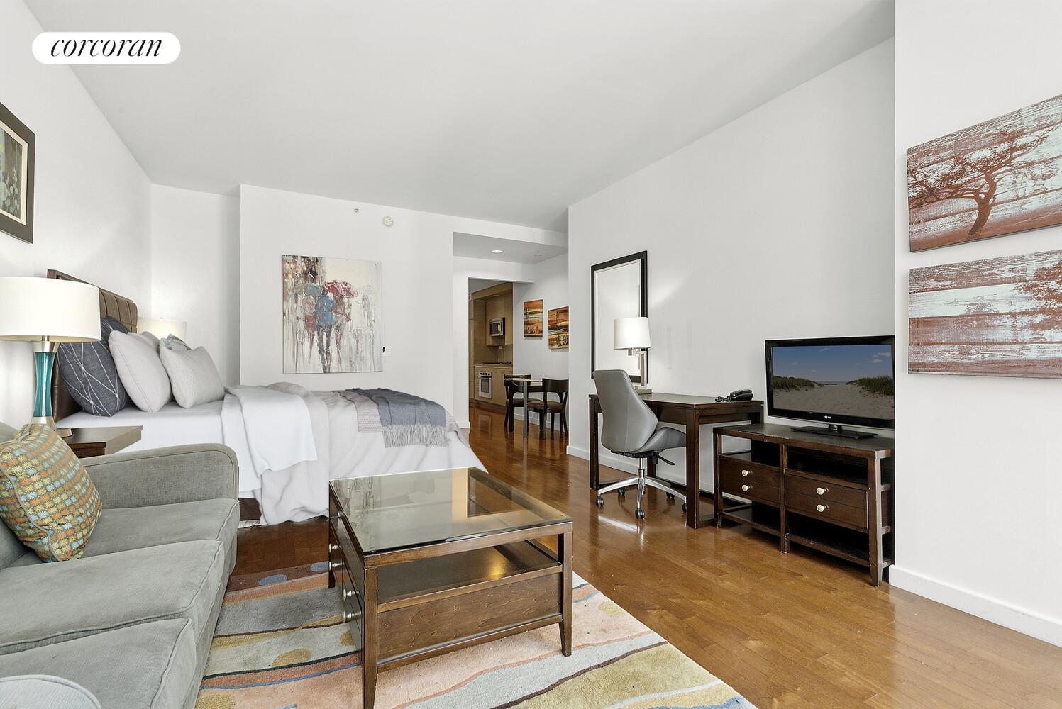 #4 photo, 1600 BROADWAY, マンハッタン Midtown , NY 10019