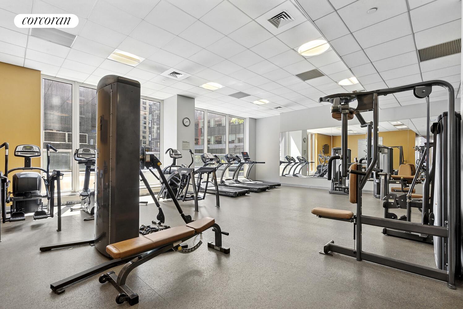 #6 photo, 1600 BROADWAY, マンハッタン Midtown , NY 10019