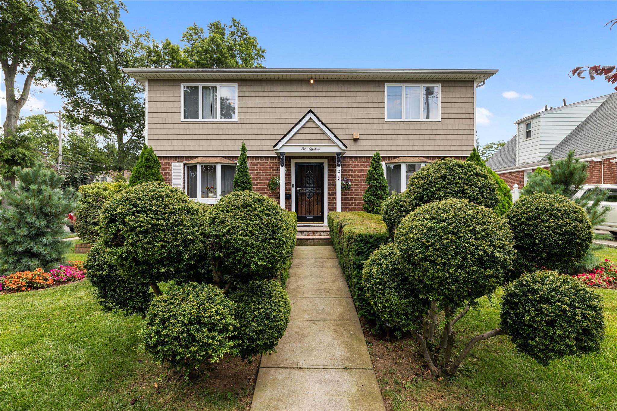 #1 photo, 218 Bryant Avenue, 長島 New Hyde Park , NY 11040