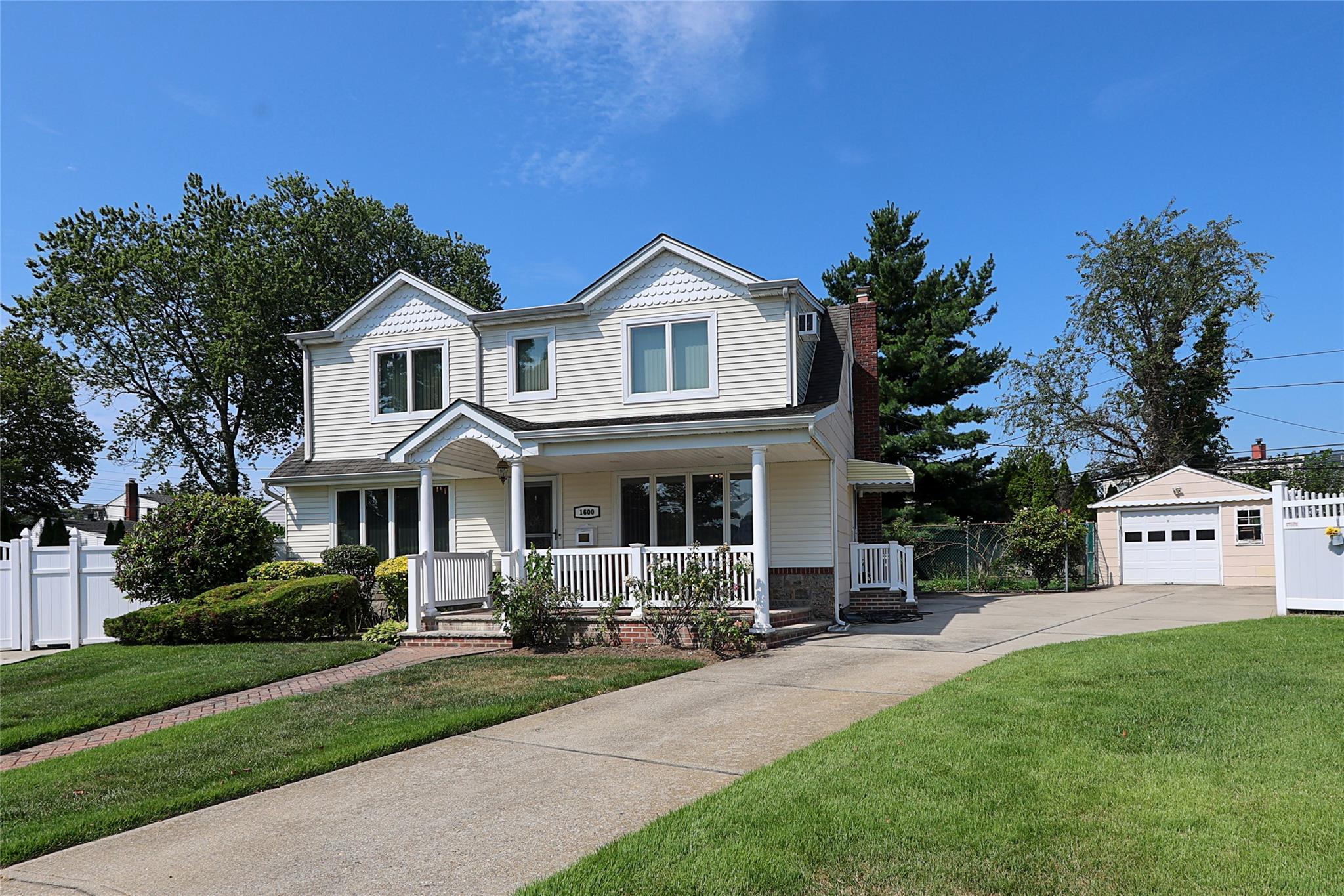 #1 photo, 1600 Irving Court, North Bellmore , NY 11710