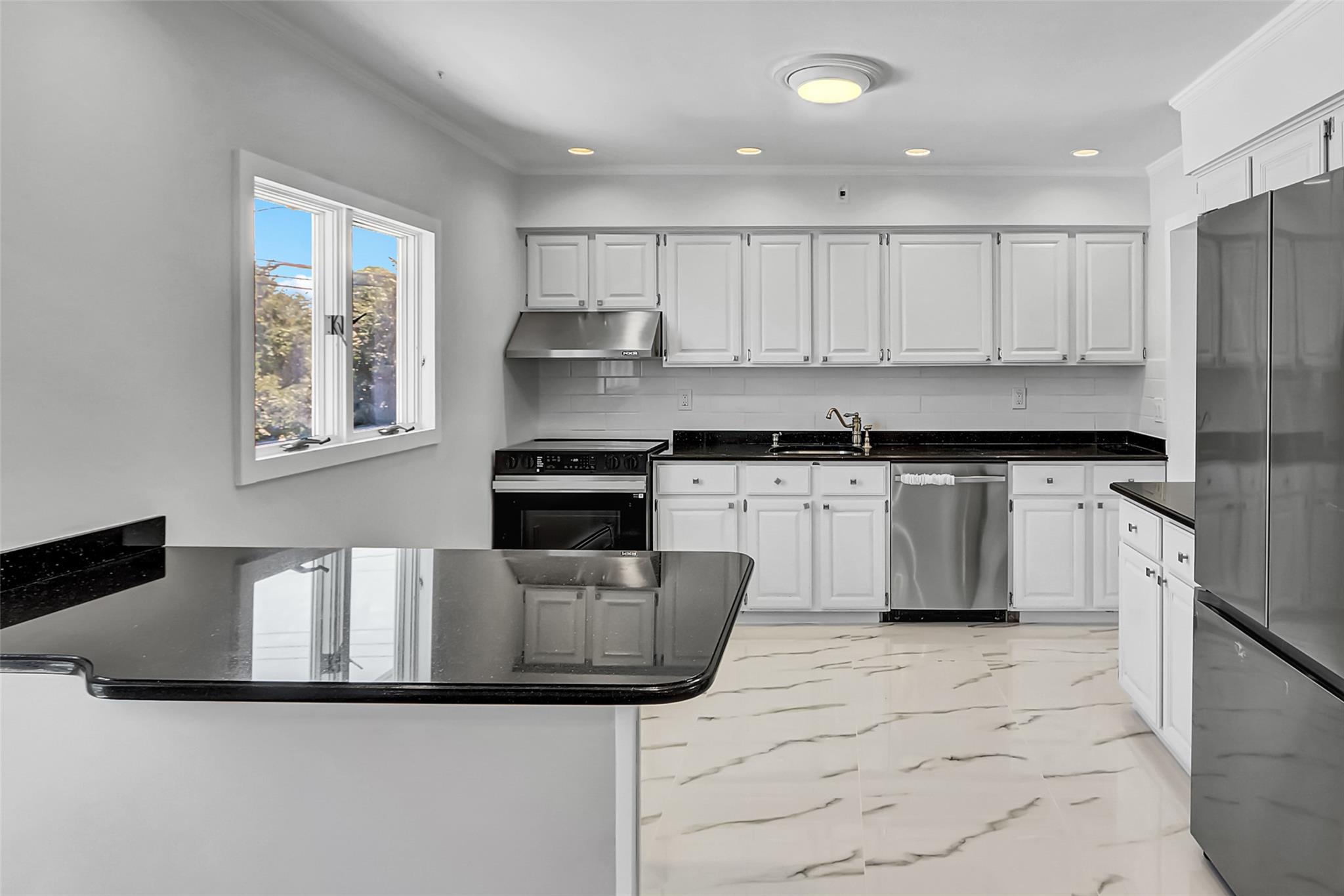 #10 photo, 2327 Mattituck Avenue, Seaford , NY 11783