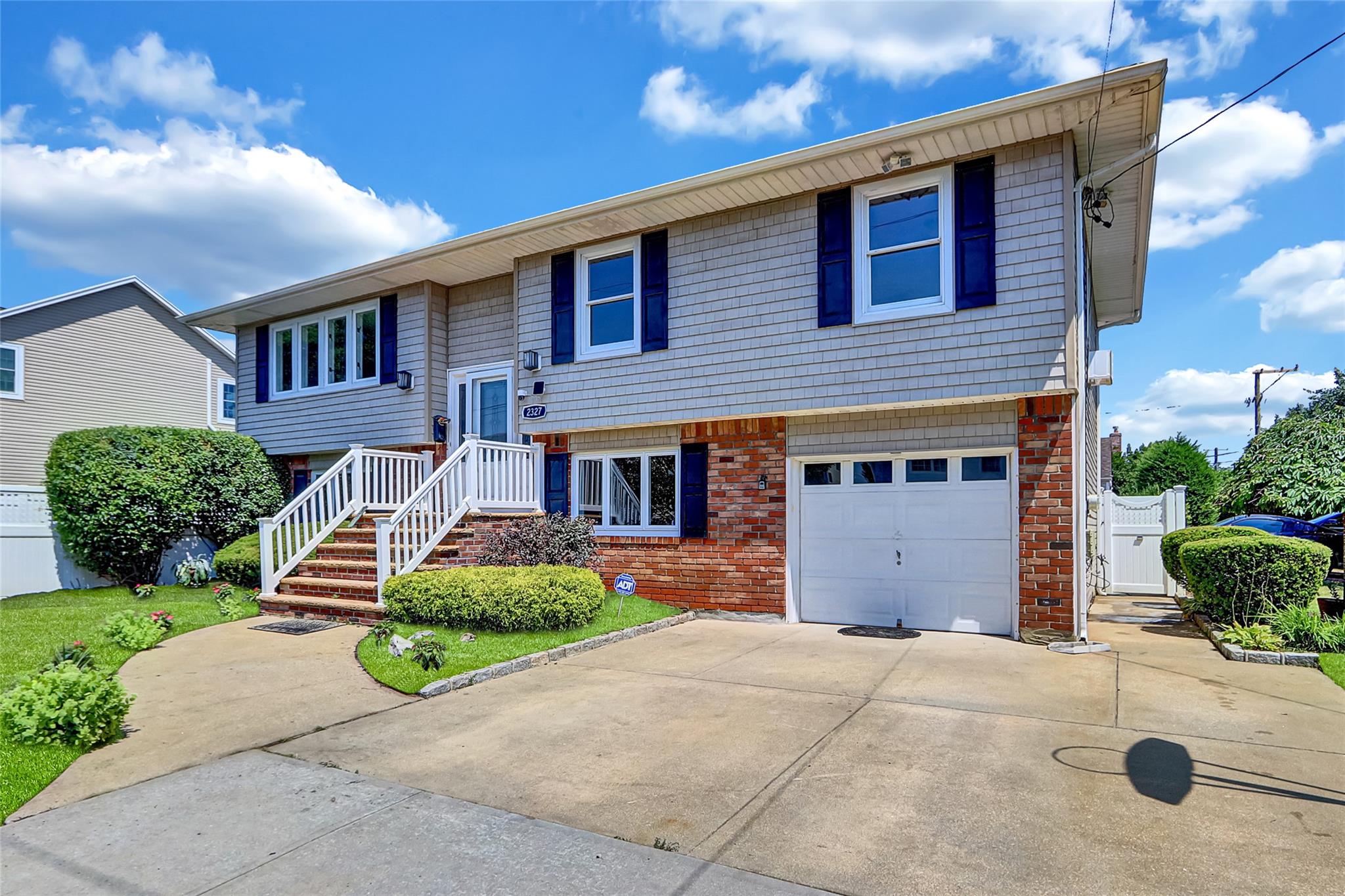 #2 photo, 2327 Mattituck Avenue, Seaford , NY 11783