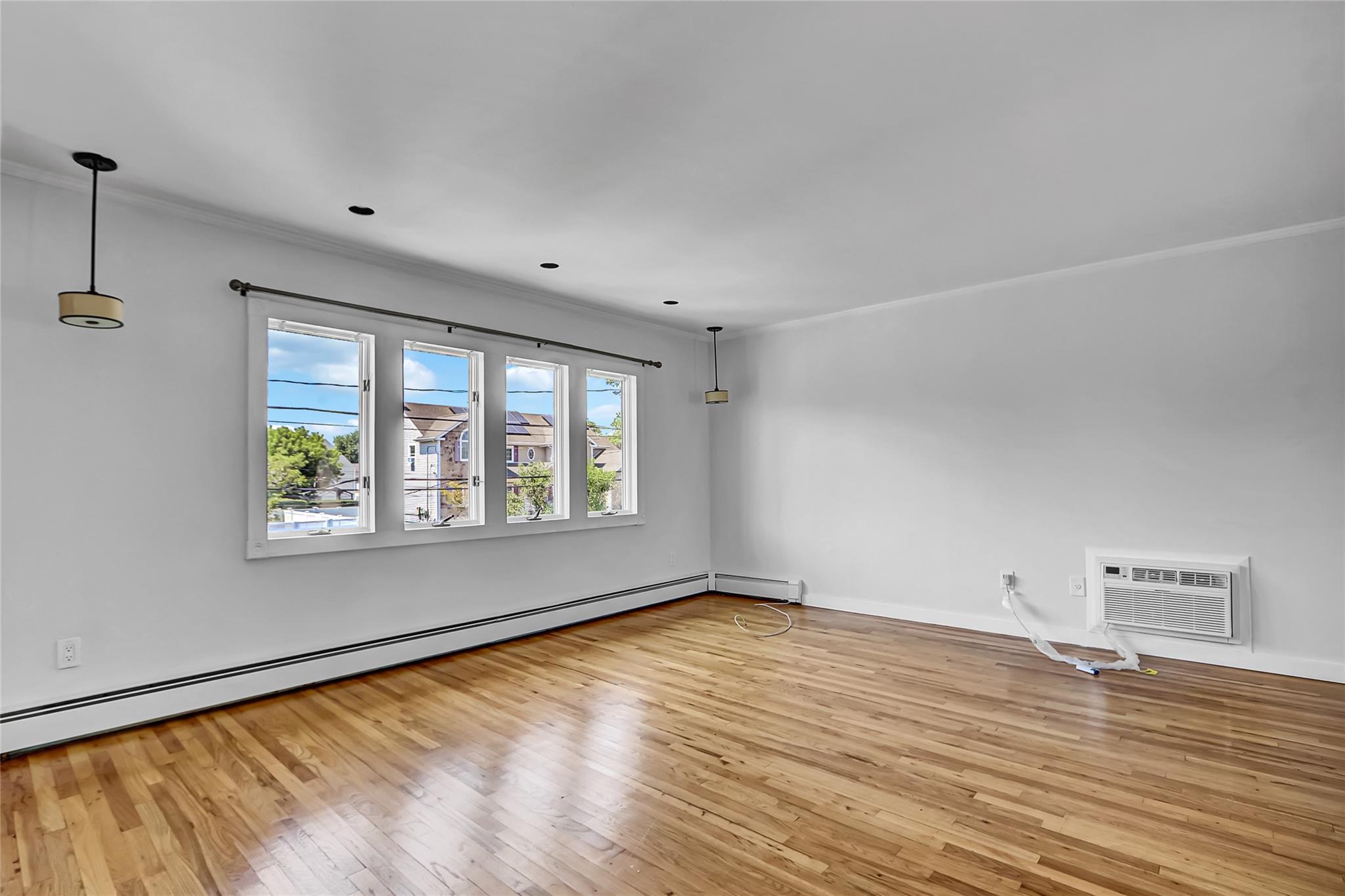 #4 photo, 2327 Mattituck Avenue, Seaford , NY 11783