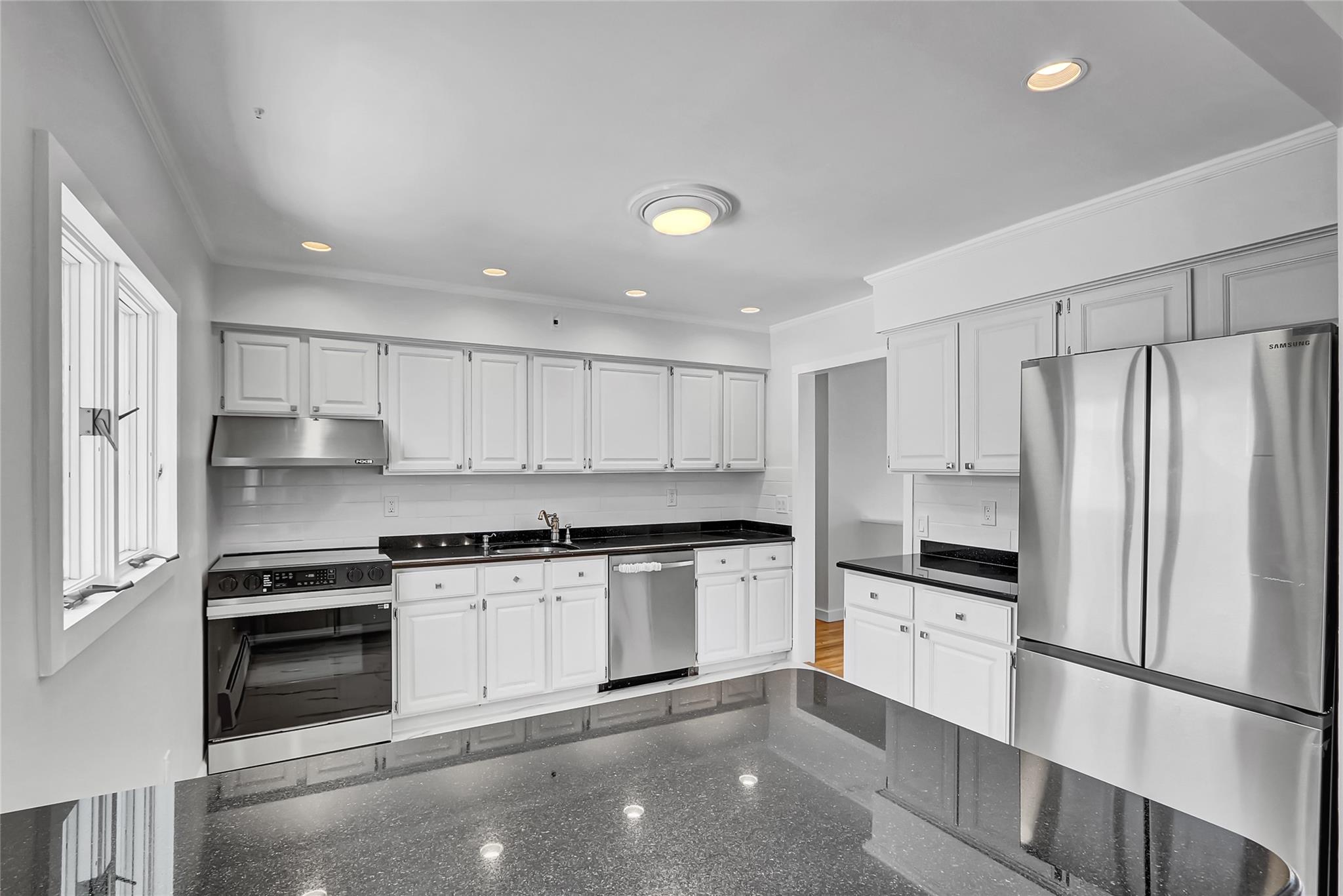 #9 photo, 2327 Mattituck Avenue, Seaford , NY 11783