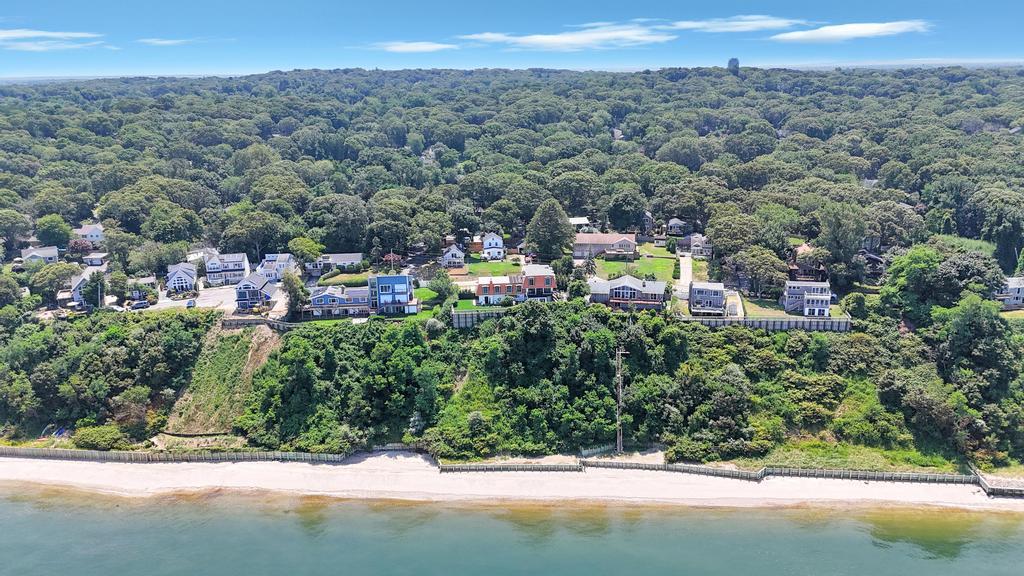 #4 photo, 129 Shore Drive, Sound Beach , NY 11789