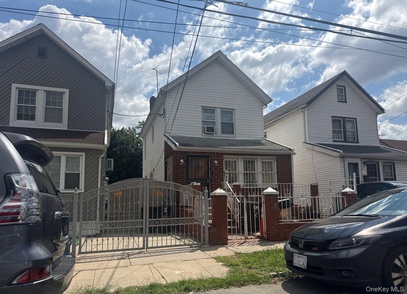 #2 photo, 99-23 215th Street, クイーンズ区 Queens Village , NY 11429