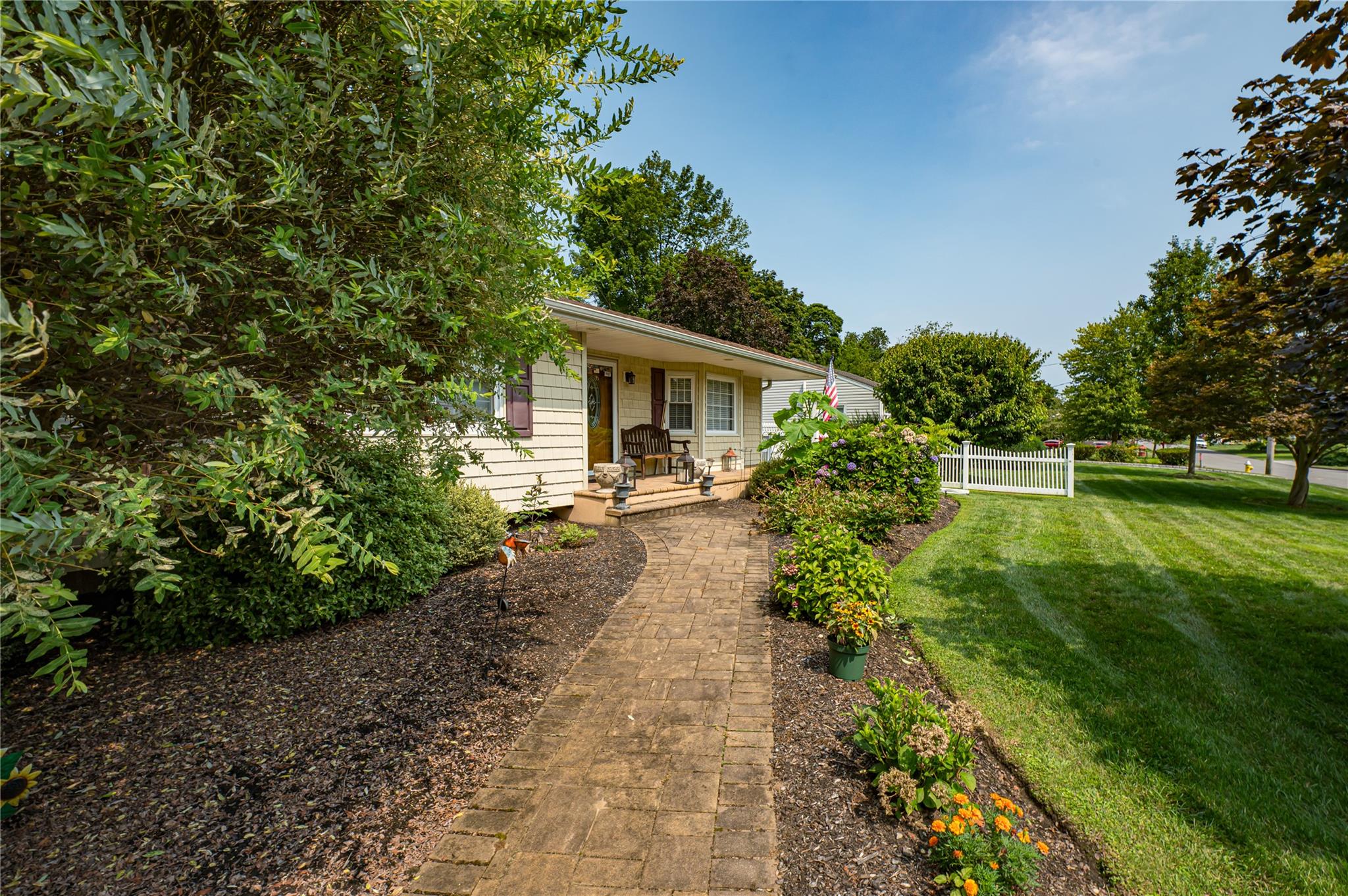 #1 photo, 76 Burlington Boulevard, Smithtown , NY 11787