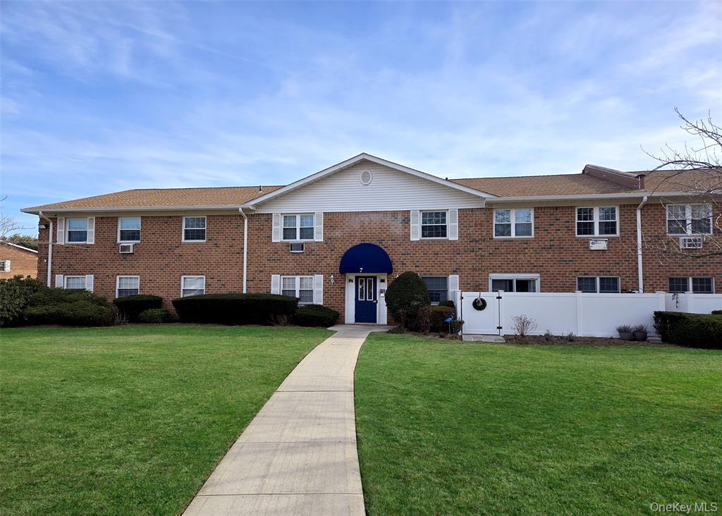 #4 photo, 460 Old Town Road, サフォーク郡 Port Jefferson Station , NY 11776