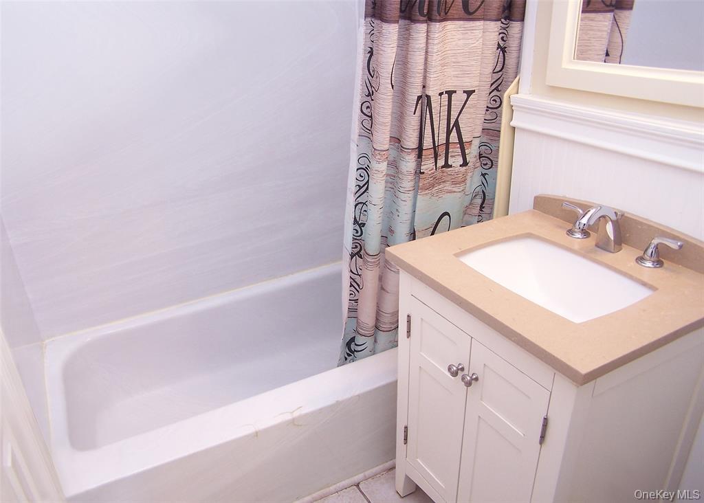 #9 photo, 460 Old Town Road, サフォーク郡 Port Jefferson Station , NY 11776