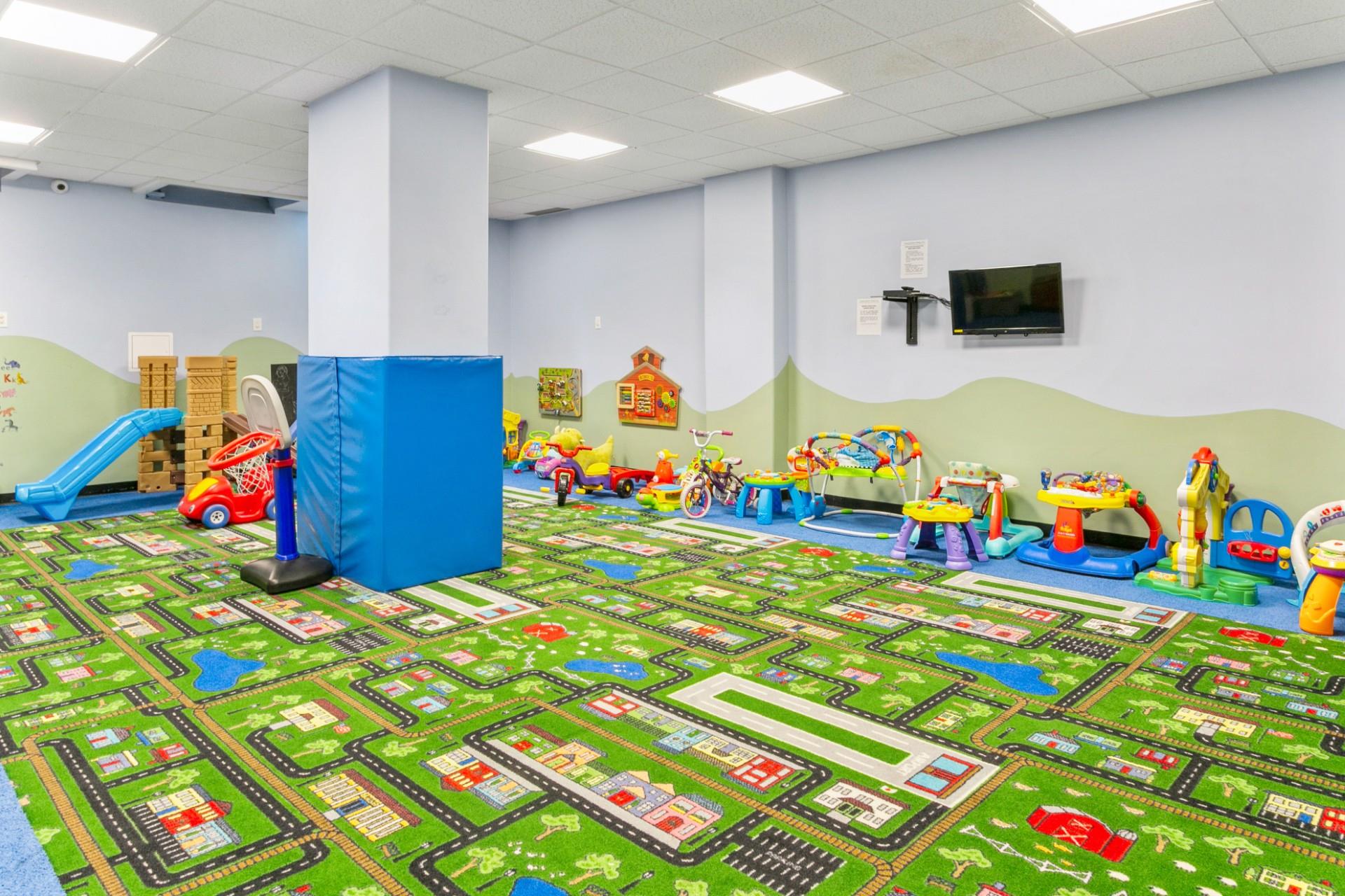 #16 photo, 11011 Queens Boulevard, 皇后区 森林小丘 Forest Hills , NY 11375