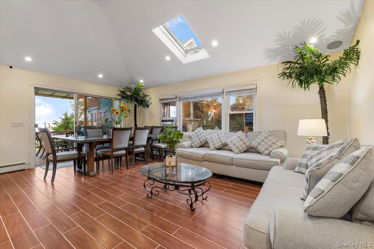 #12 photo, 73 E Beach Promenade, Lindenhurst , NY 11757