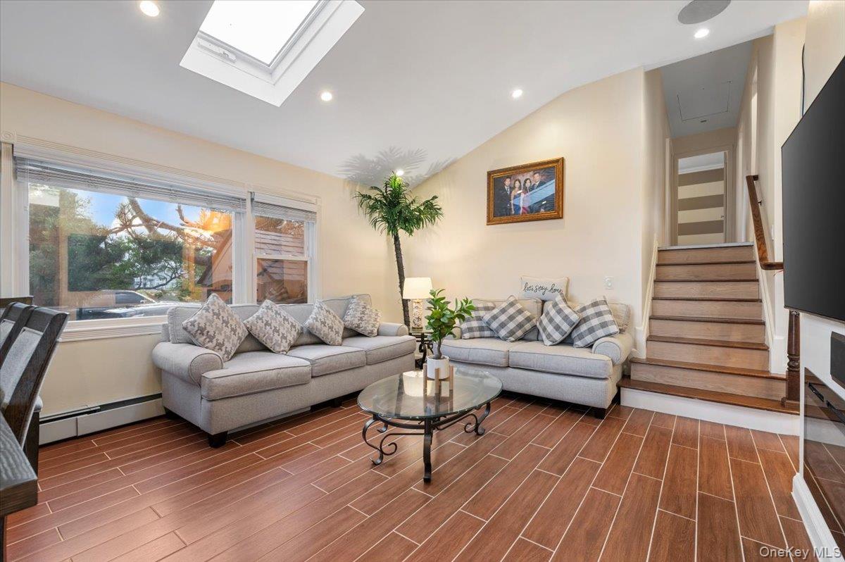 #9 photo, 73 E Beach Promenade, Lindenhurst , NY 11757