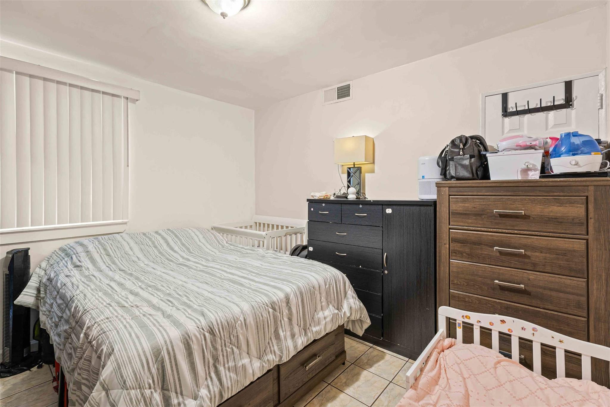 #11 photo, 1570 Paulding Avenue, Bronx , NY 10462