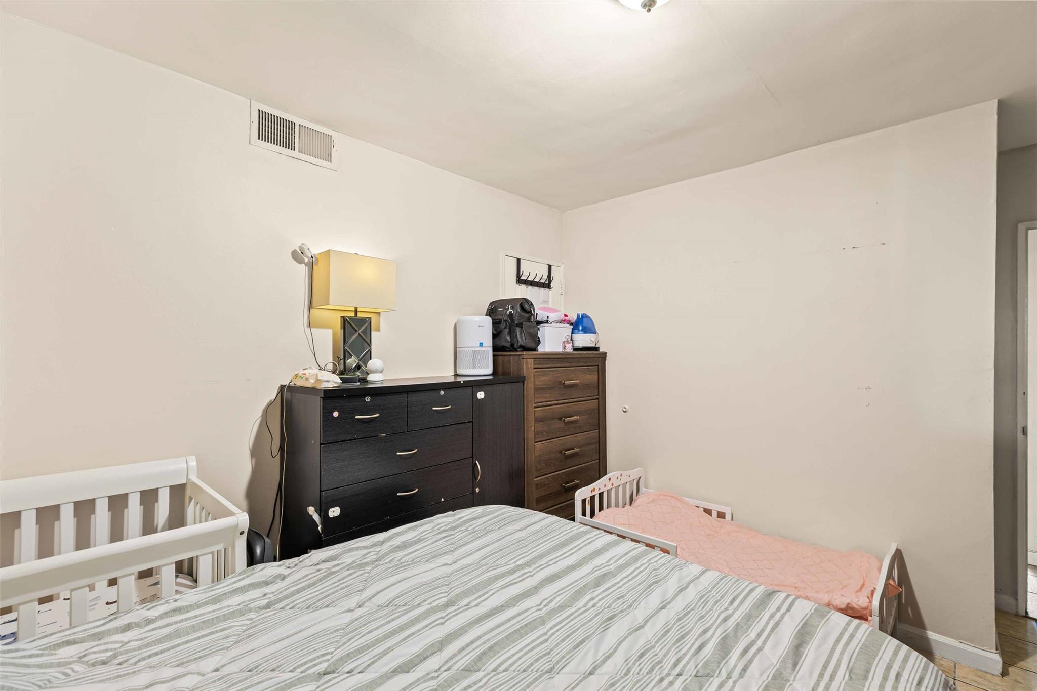 #12 photo, 1570 Paulding Avenue, Bronx , NY 10462