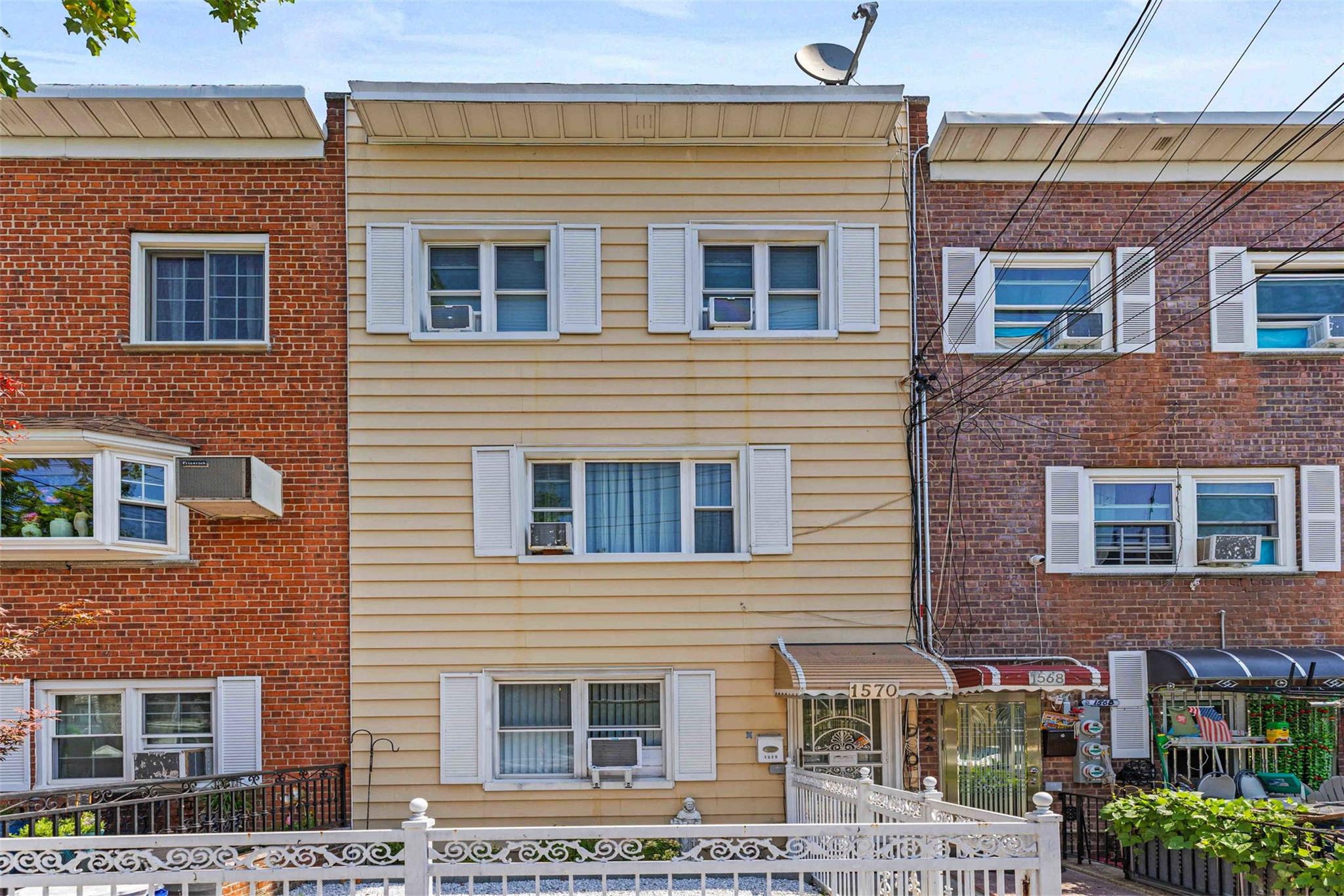 #2 photo, 1570 Paulding Avenue, Bronx , NY 10462