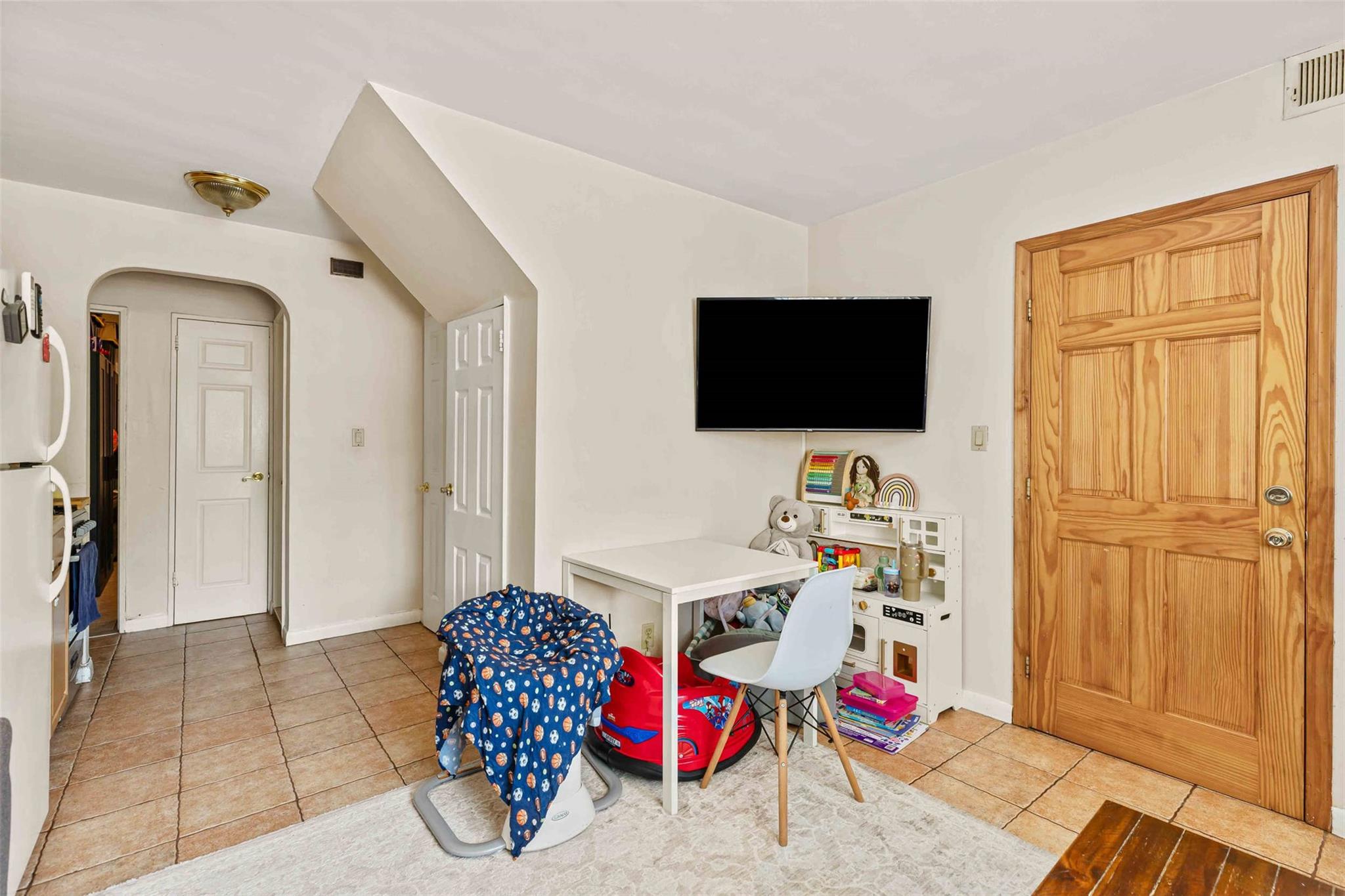 #6 photo, 1570 Paulding Avenue, Bronx , NY 10462