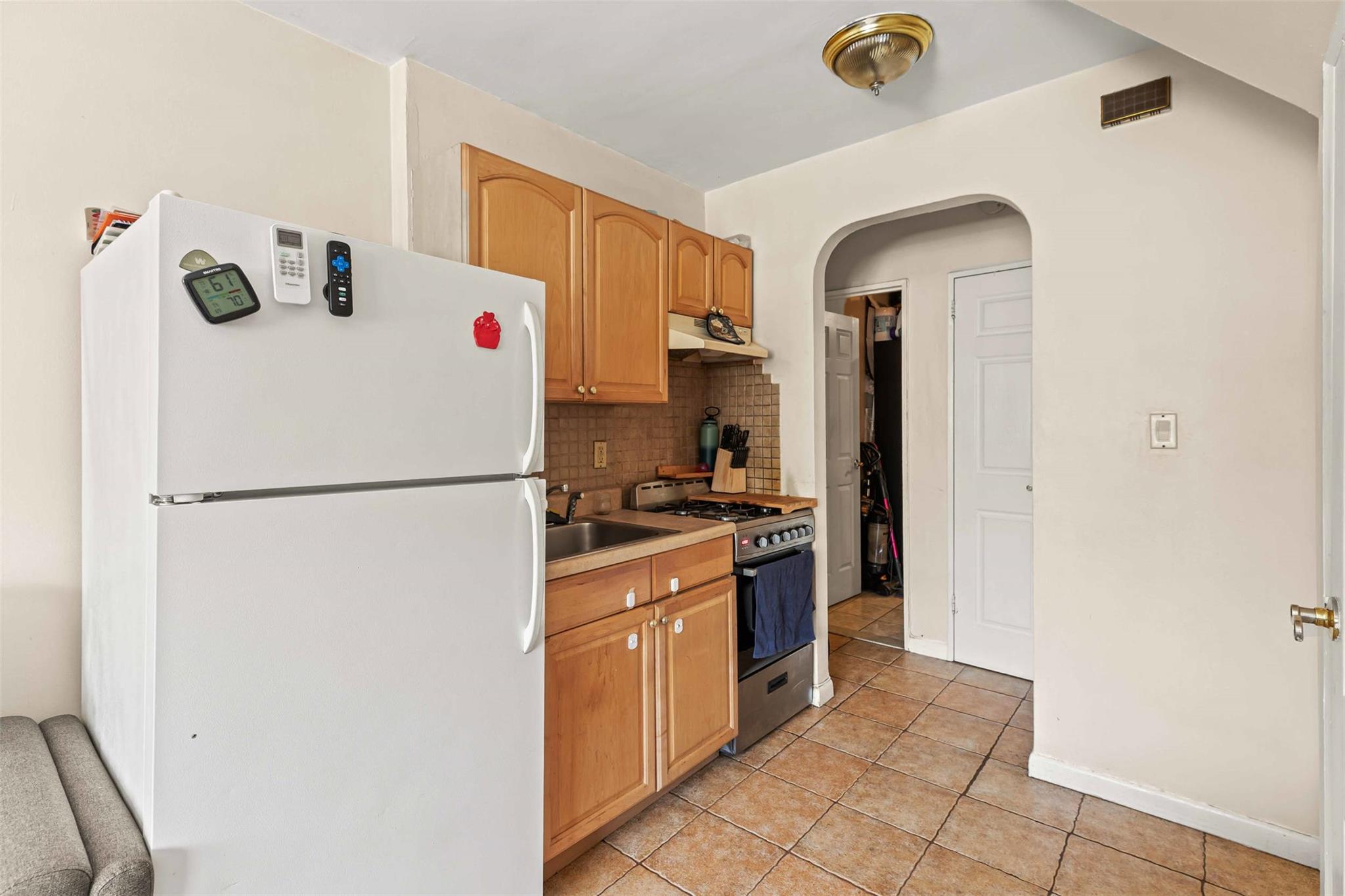 #7 photo, 1570 Paulding Avenue, Bronx , NY 10462