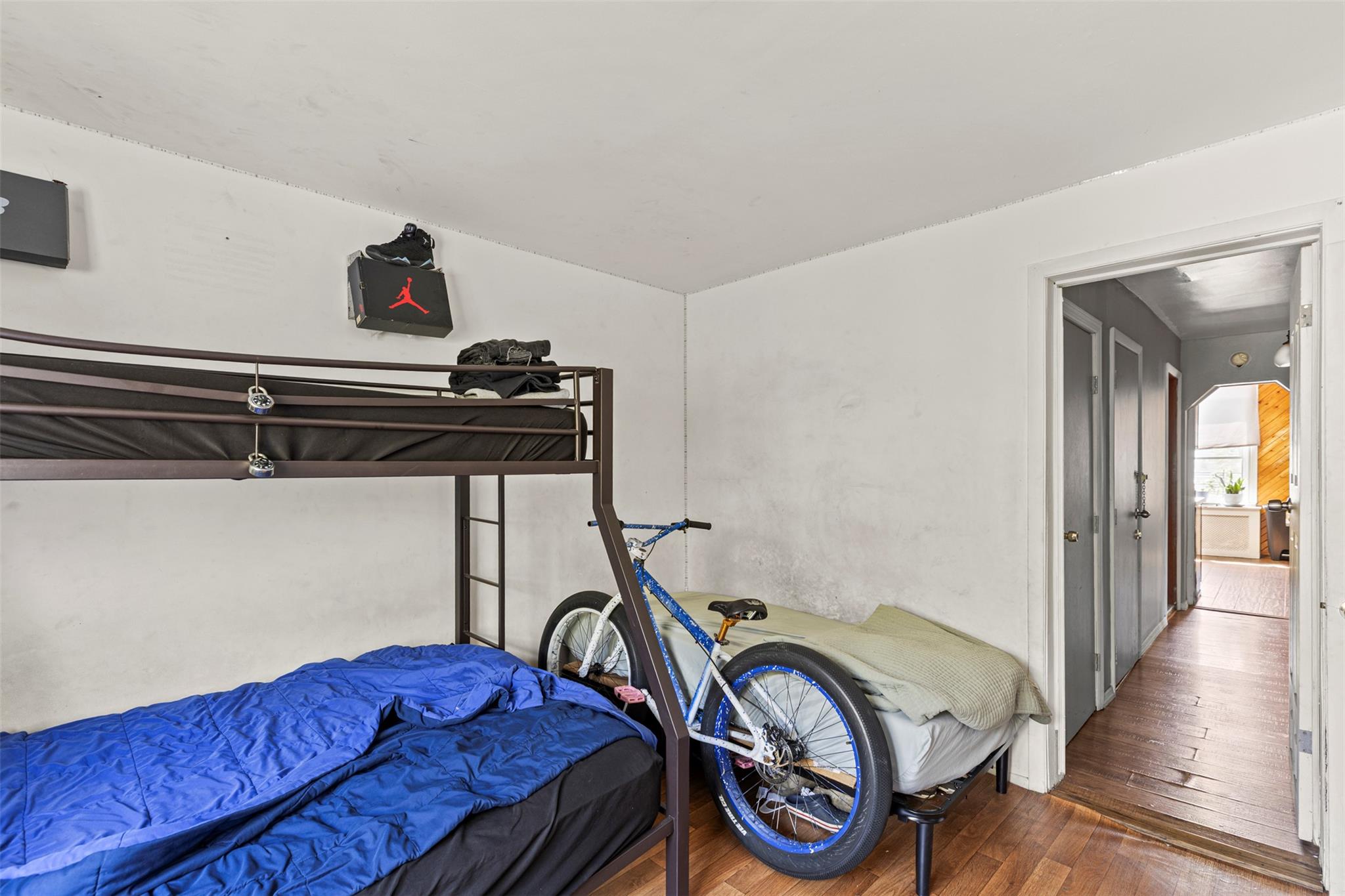 #17 photo, 976 Sackett Avenue, Bronx , NY 10462