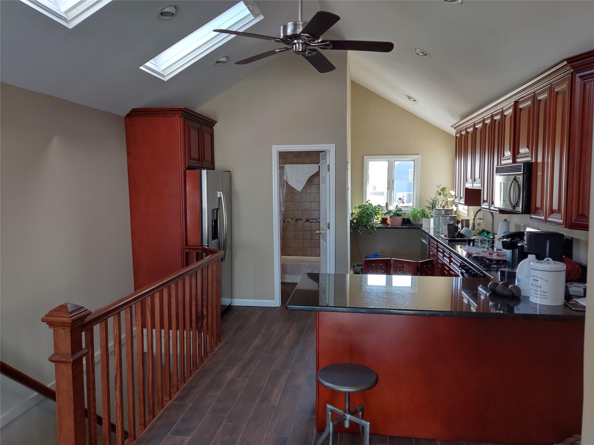 #12 photo, 10 James Street, East Rockaway , NY 11518