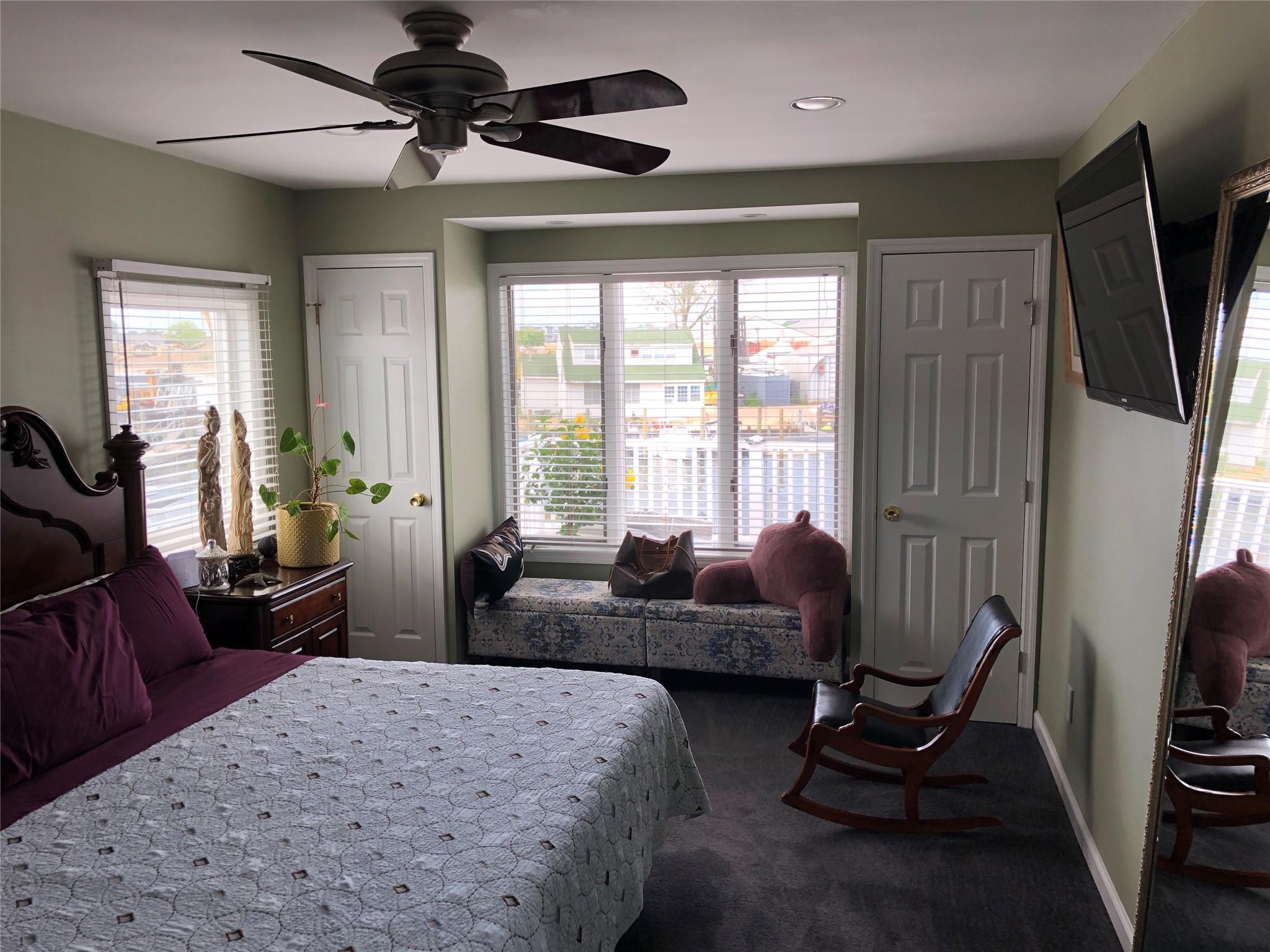 #18 photo, 10 James Street, East Rockaway , NY 11518