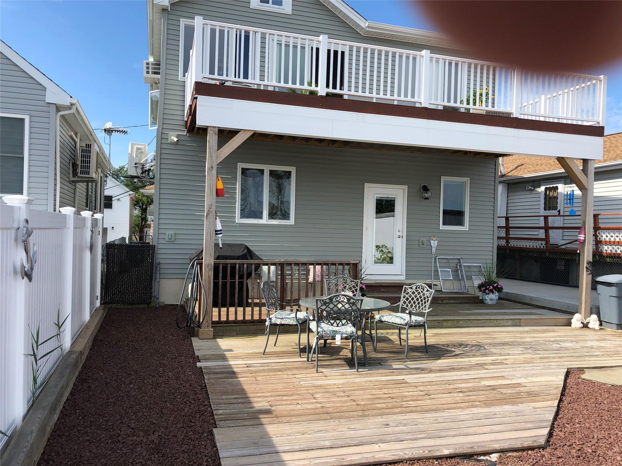 #2 photo, 10 James Street, East Rockaway , NY 11518