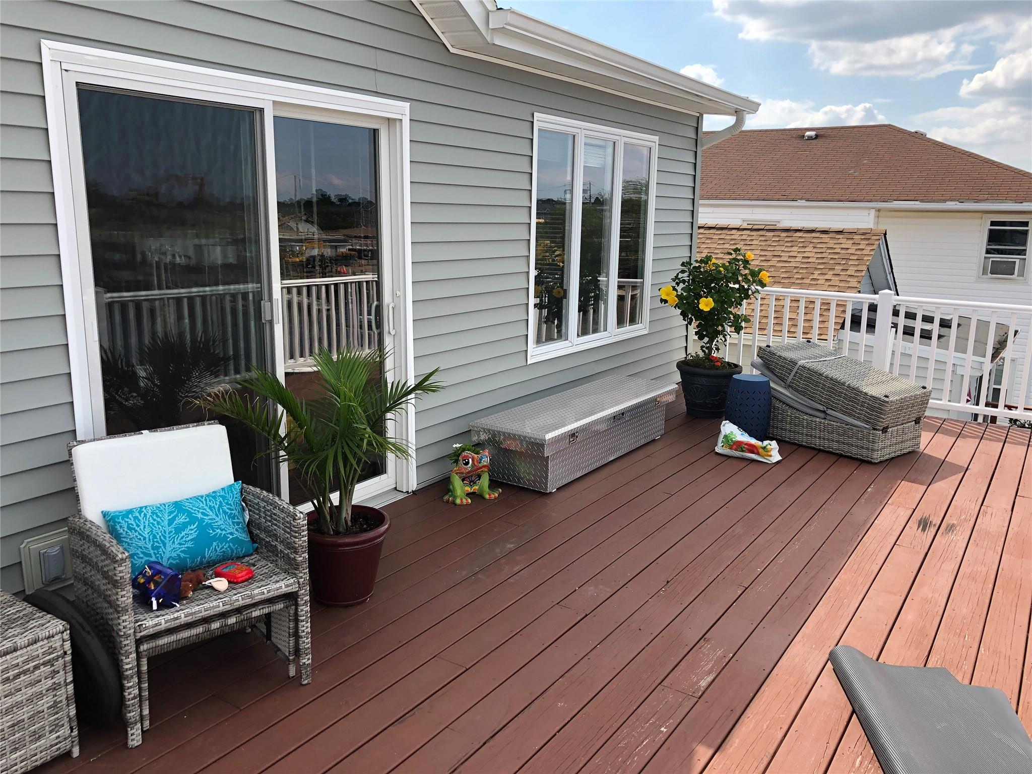 #4 photo, 10 James Street, East Rockaway , NY 11518