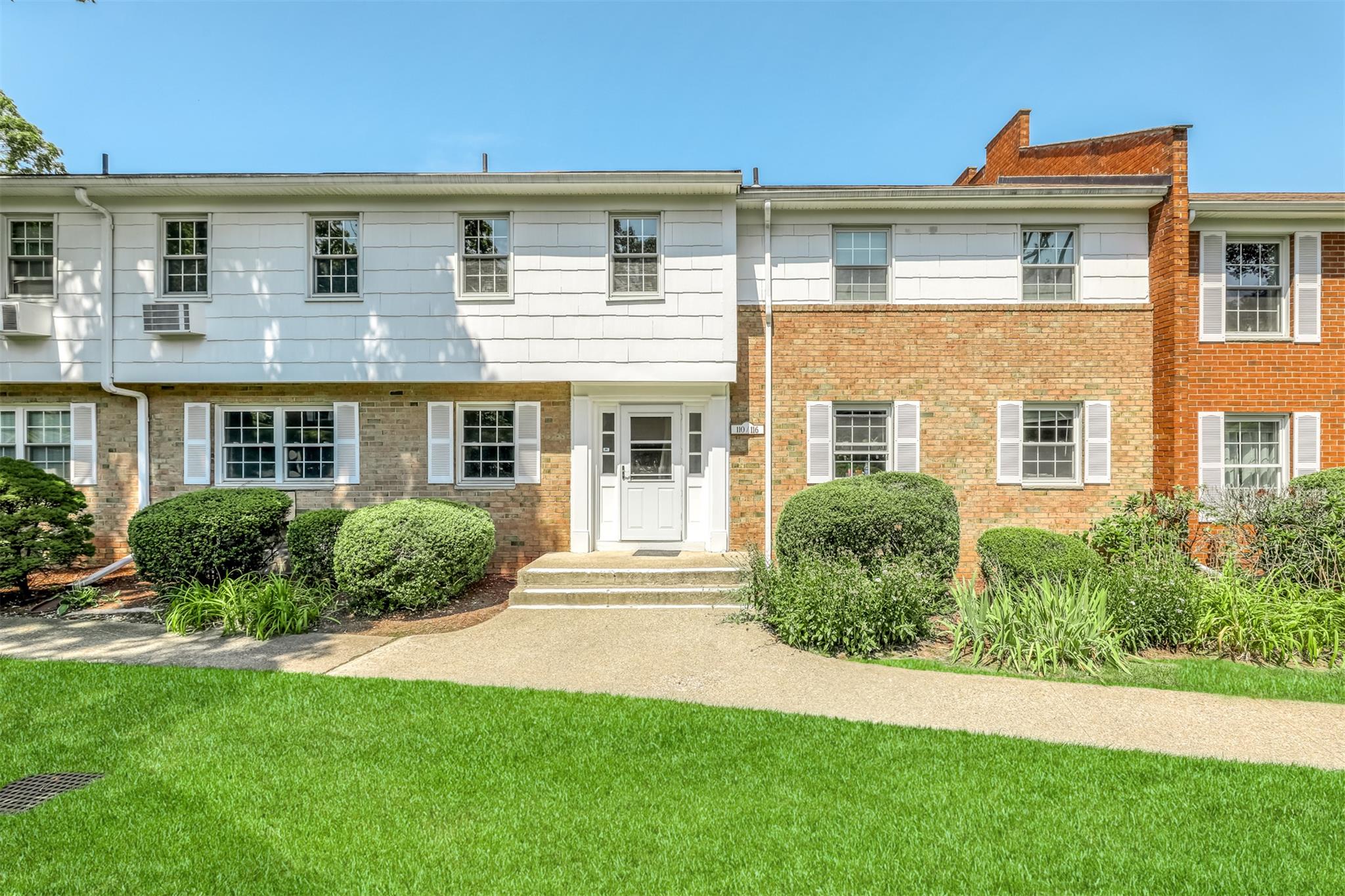 #1 photo, 114 Parkside Drive, Suffern , NY 10901