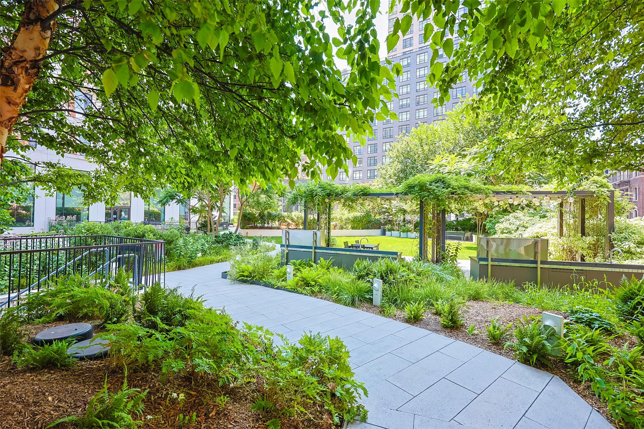 #17 photo, 11 Hoyt Street, Brooklyn , NY 11201