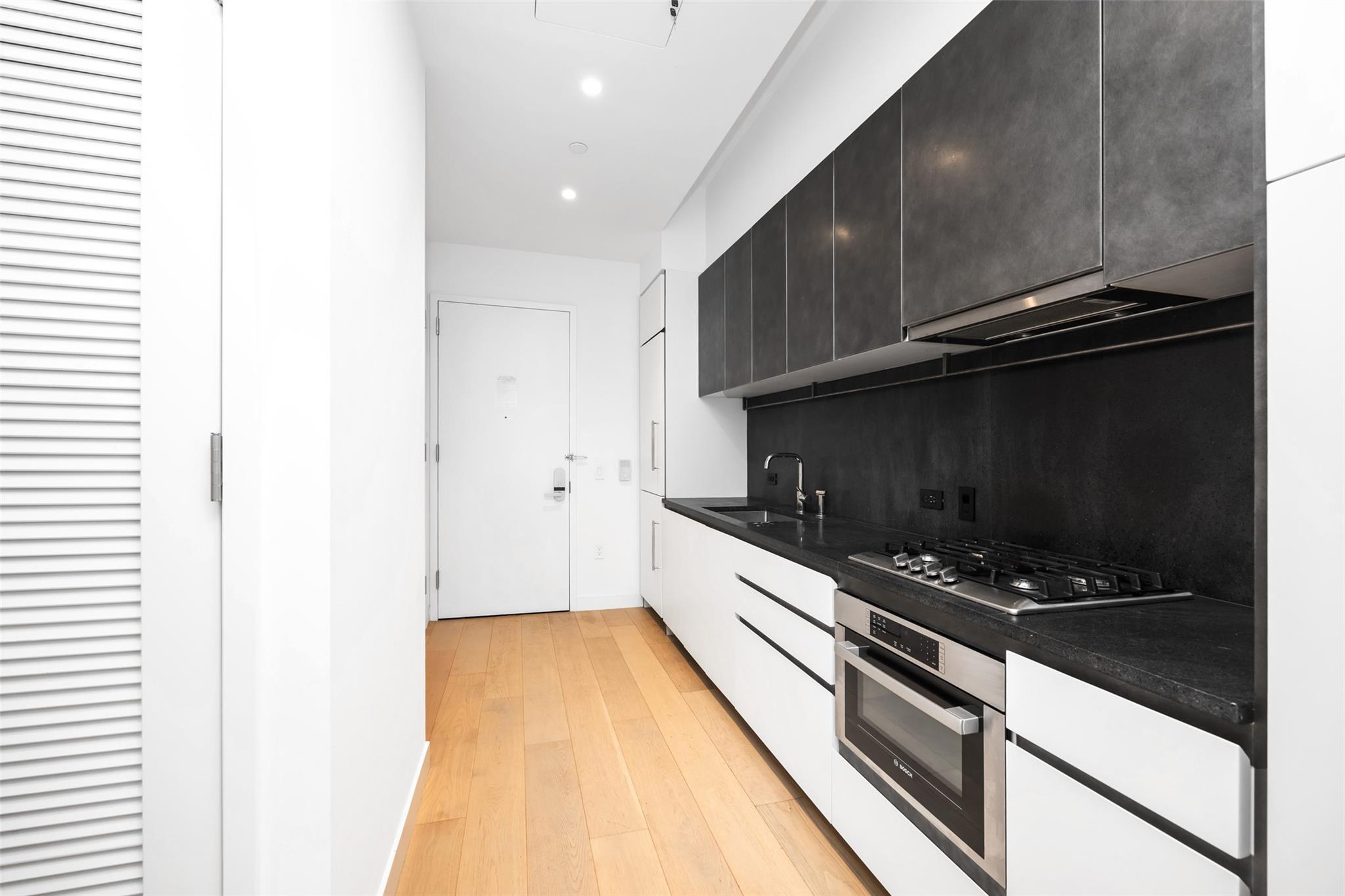 #7 photo, 11 Hoyt Street, Brooklyn , NY 11201