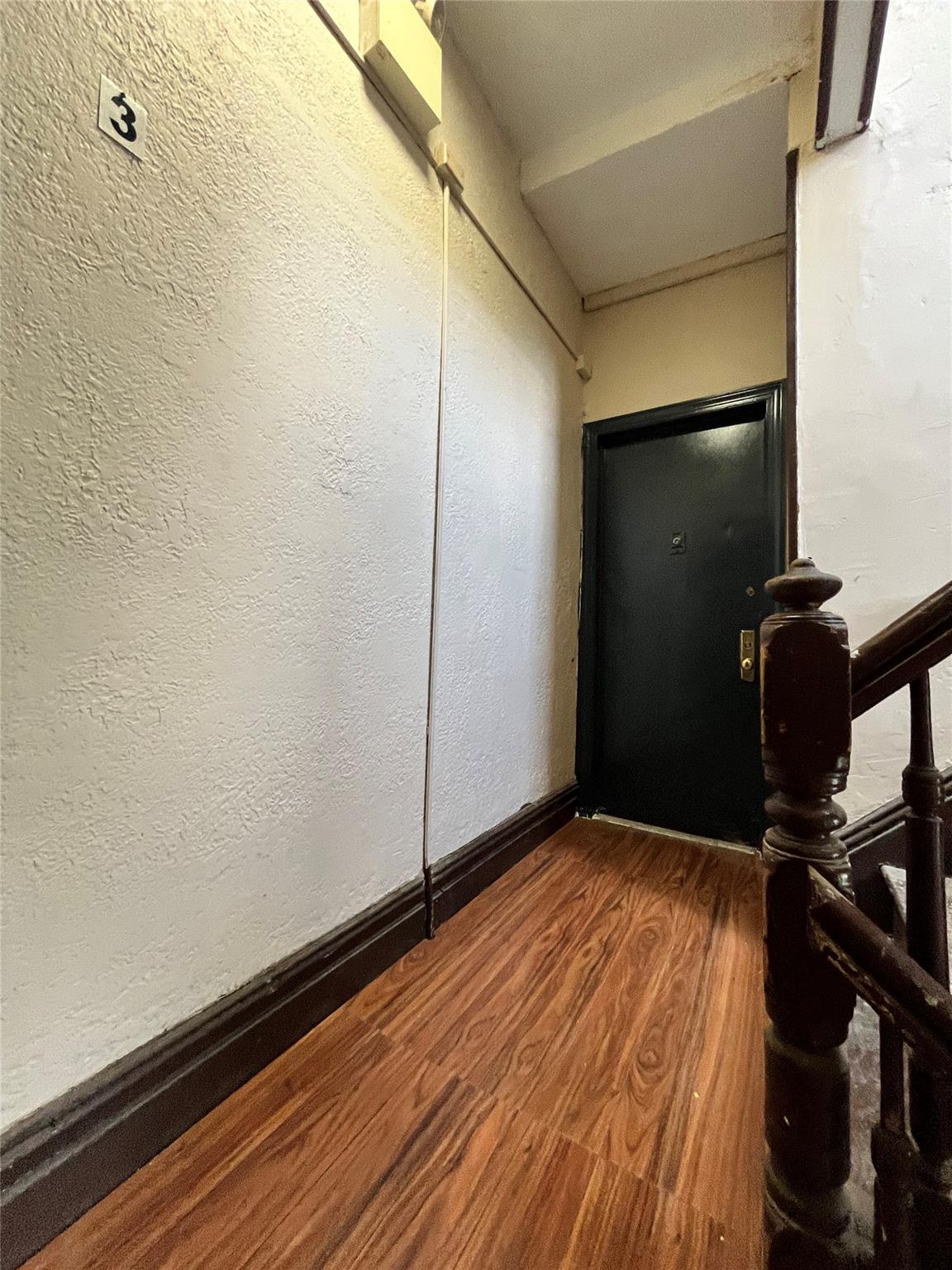 #8 photo, 591 Van Nest Avenue, ブロンクス区 Bronx , NY 10460