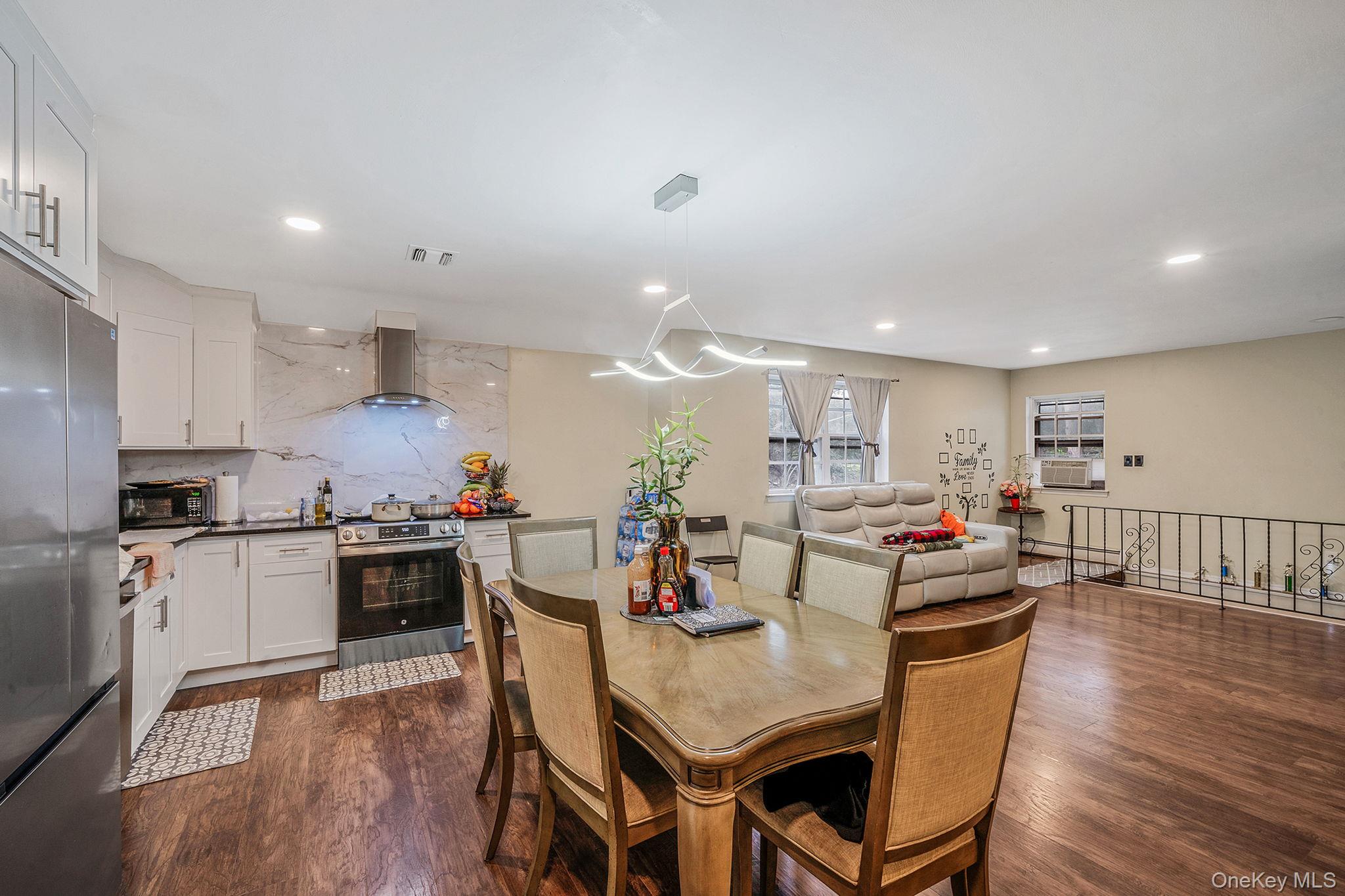 #17 photo, 260 Daly Road, Huntington , NY 11731