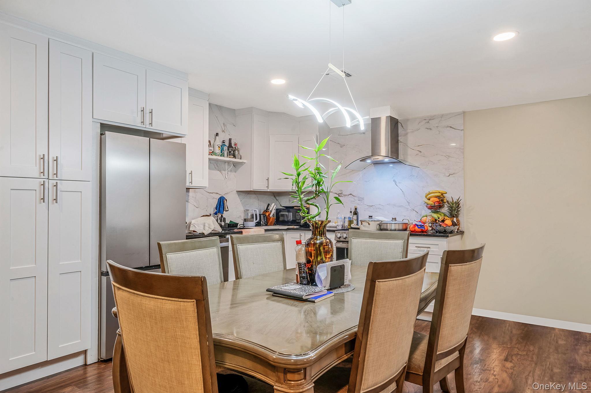 #2 photo, 260 Daly Road, Huntington , NY 11731