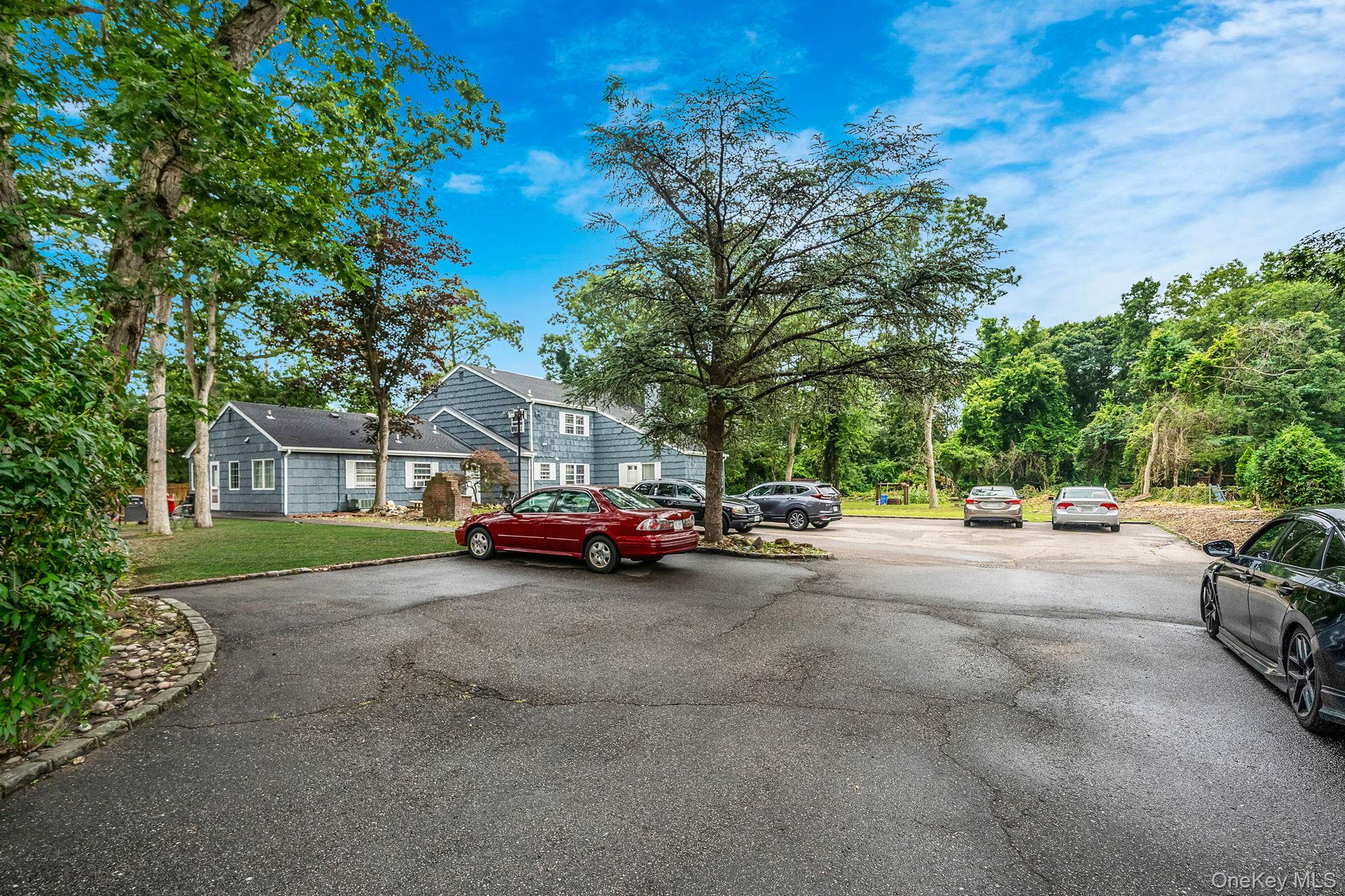 #20 photo, 260 Daly Road, Huntington , NY 11731