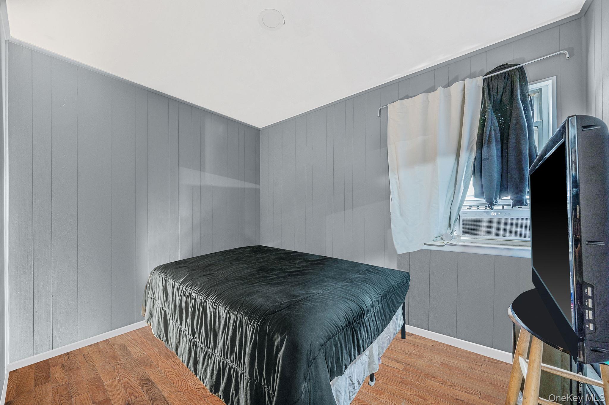 #8 photo, 260 Daly Road, Huntington , NY 11731