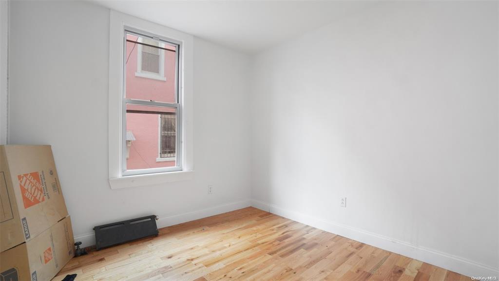 #10 photo, 88-30 172nd Street, クイーンズ区 Jamaica , NY 11432