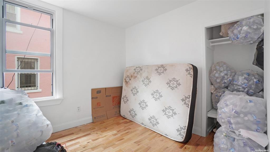 #11 photo, 88-30 172nd Street, クイーンズ区 Jamaica , NY 11432