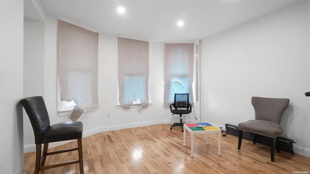 #9 photo, 88-30 172nd Street, クイーンズ区 Jamaica , NY 11432