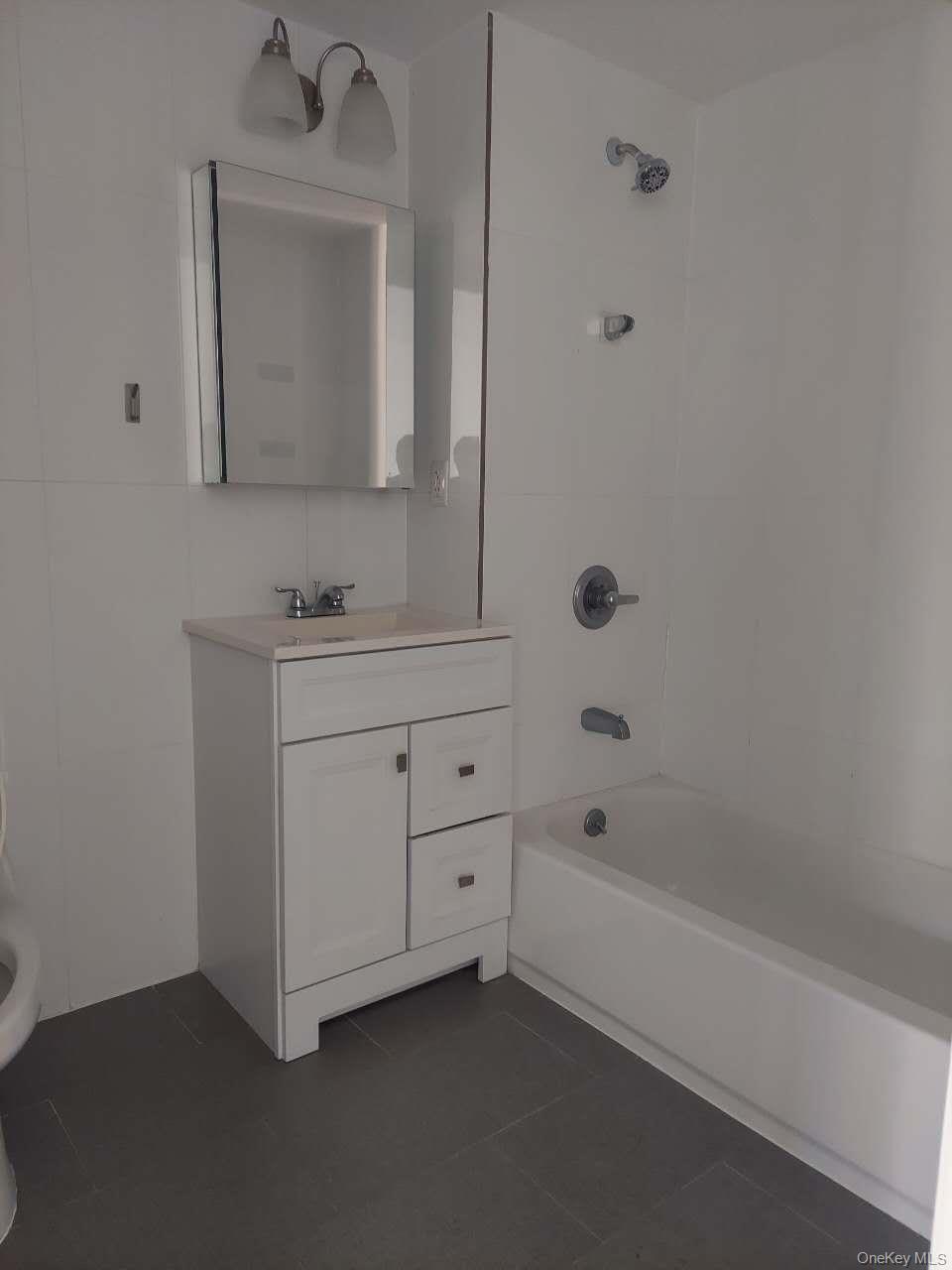 #4 photo, 214-10 15 Avenue, クイーンズ区 Bayside , NY 11360