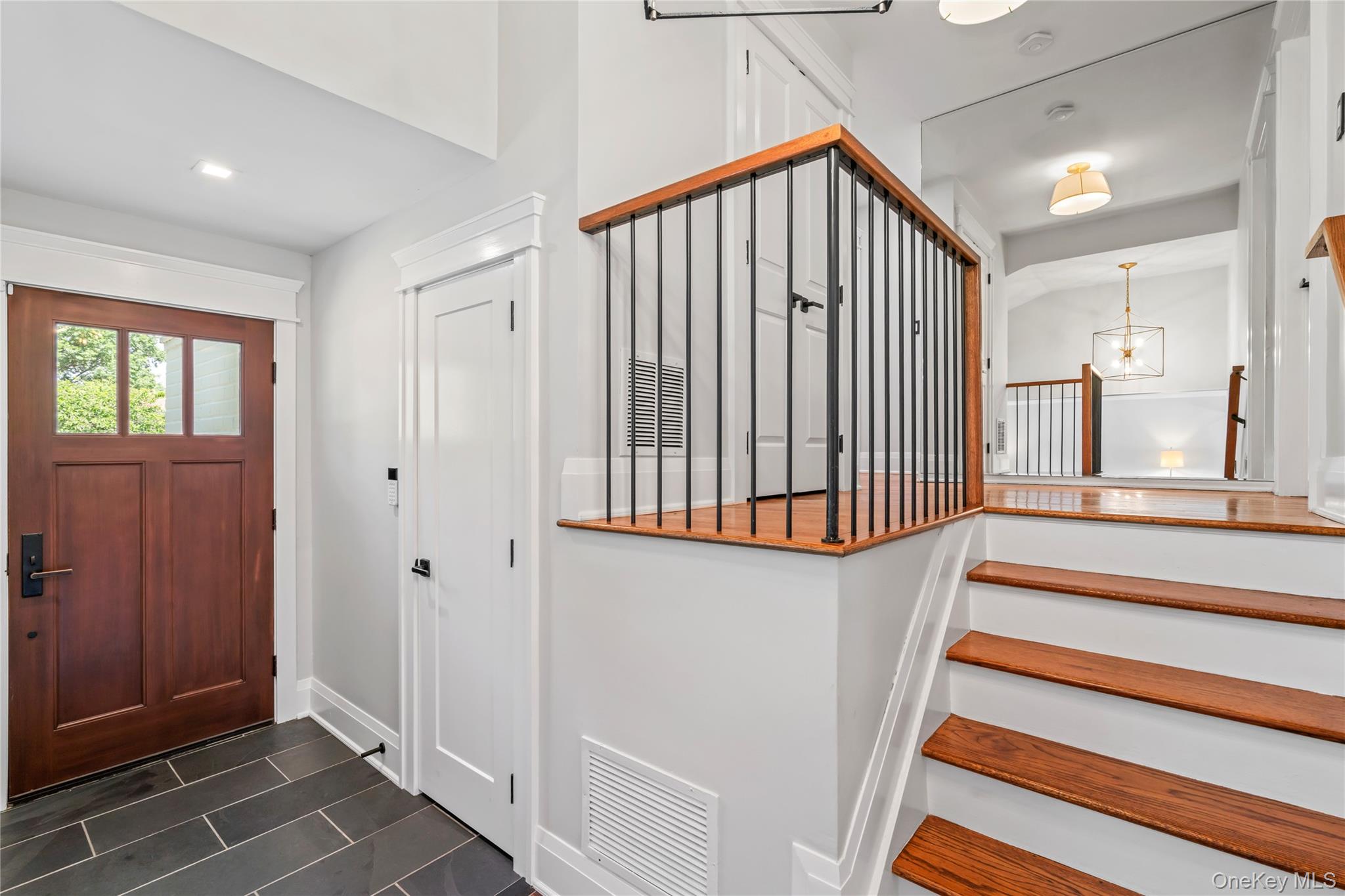 #2 photo, 2 Lydia Court, ナッソー郡 Searingtown , NY 11507