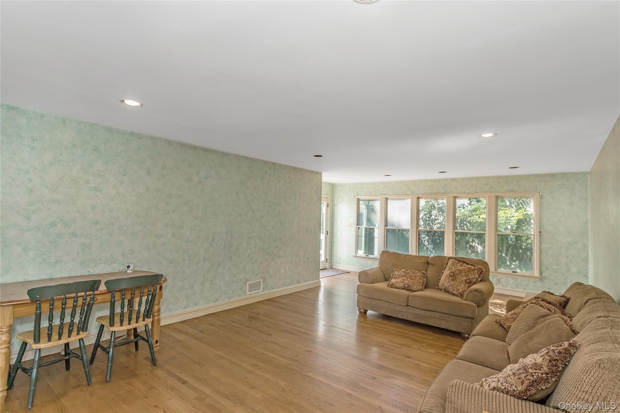 #10 photo, 45 Orchard Meadow Road, East Williston , NY 11596