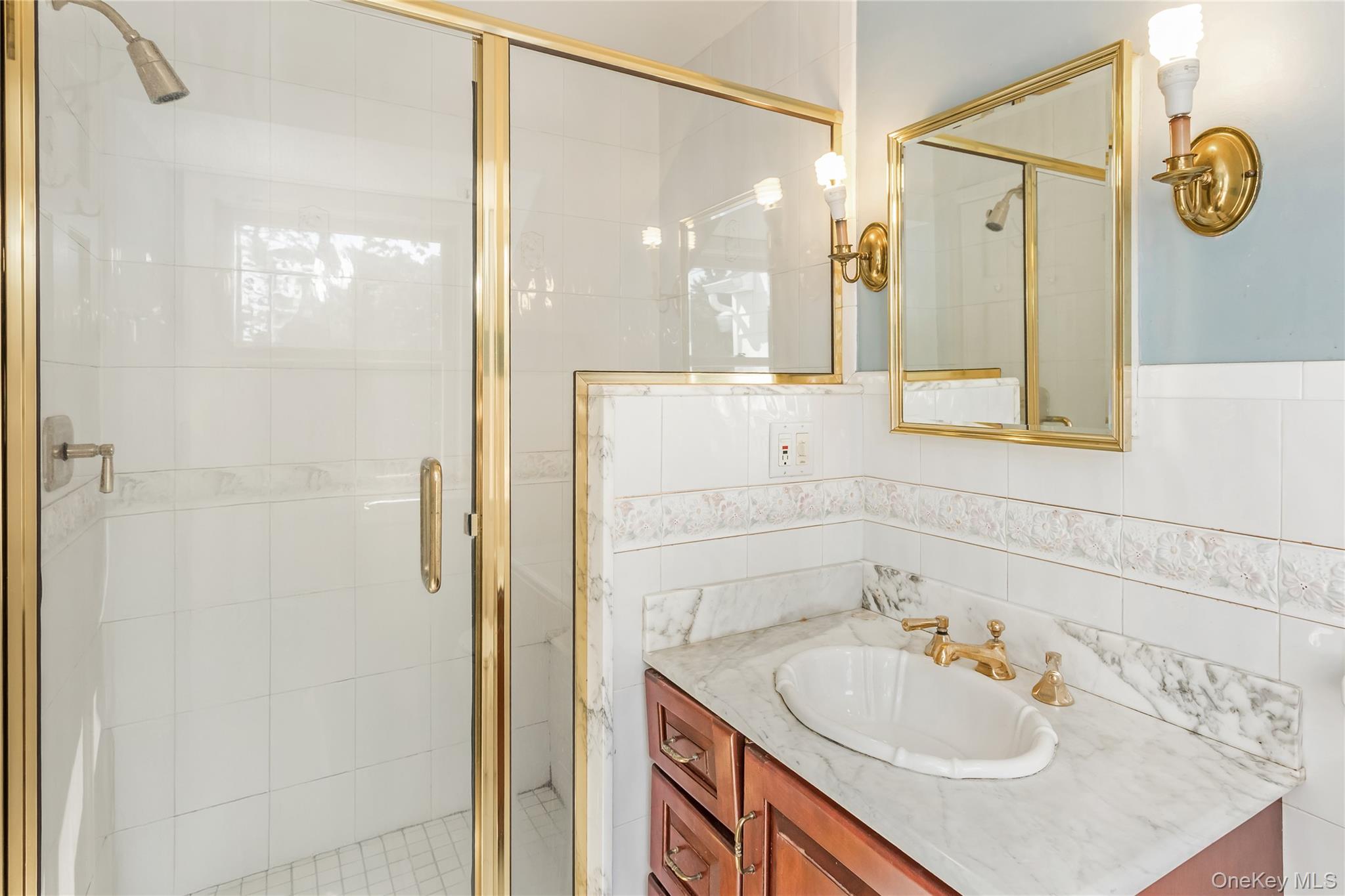 #16 photo, 45 Orchard Meadow Road, East Williston , NY 11596