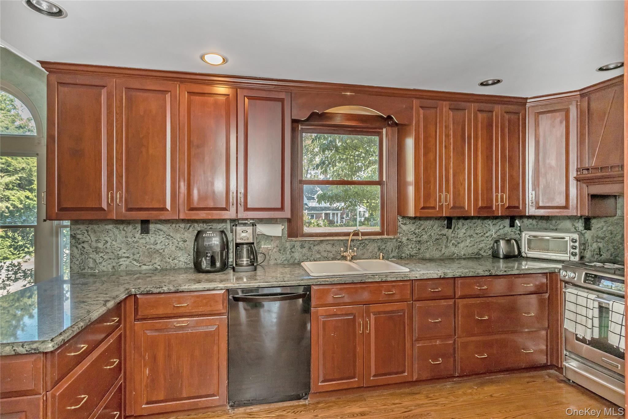 #6 photo, 45 Orchard Meadow Road, East Williston , NY 11596