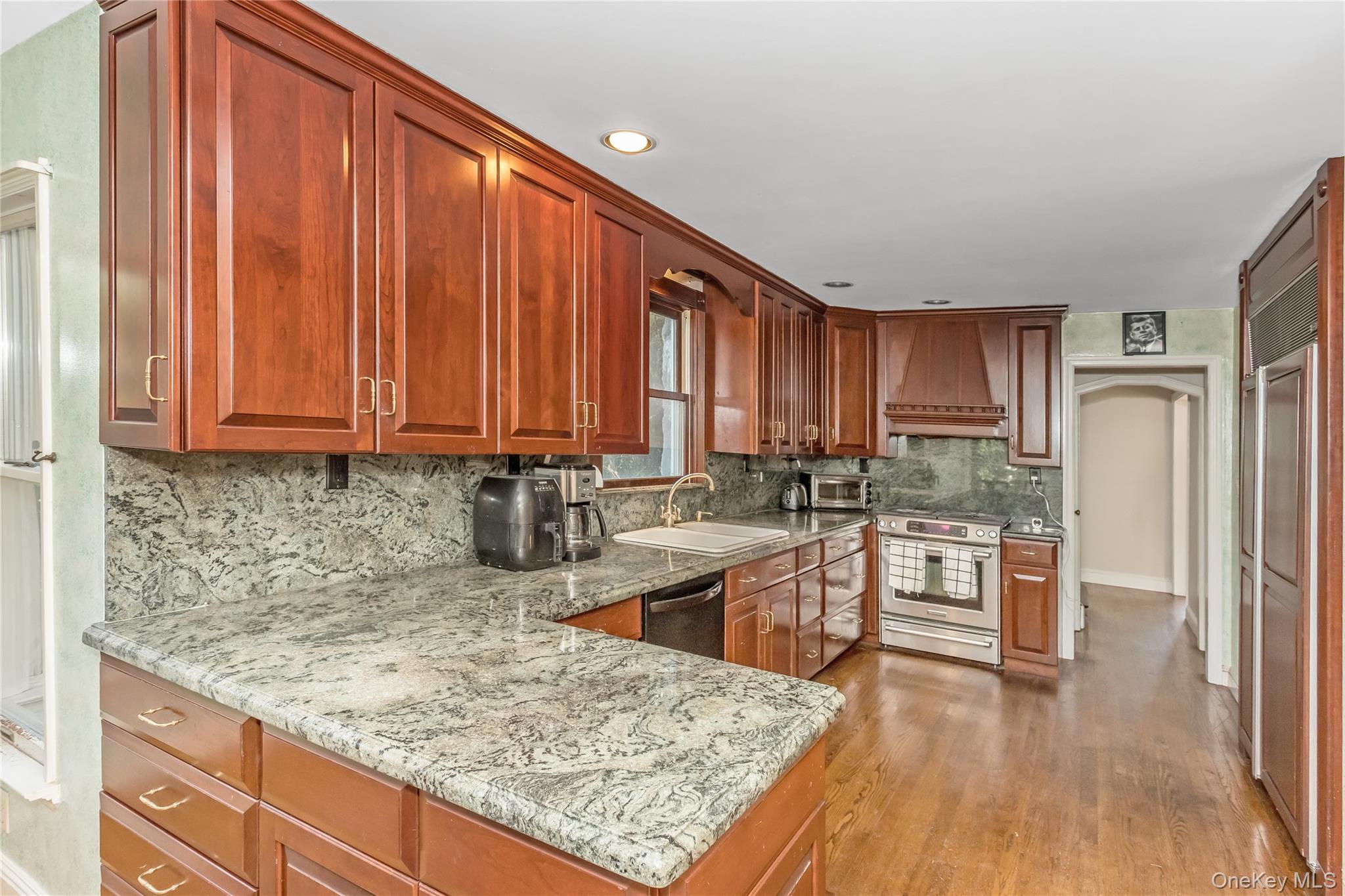 #7 photo, 45 Orchard Meadow Road, East Williston , NY 11596