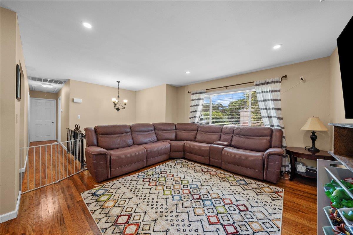 #11 photo, 235 McCall Avenue, サフォーク郡 West Islip , NY 11795