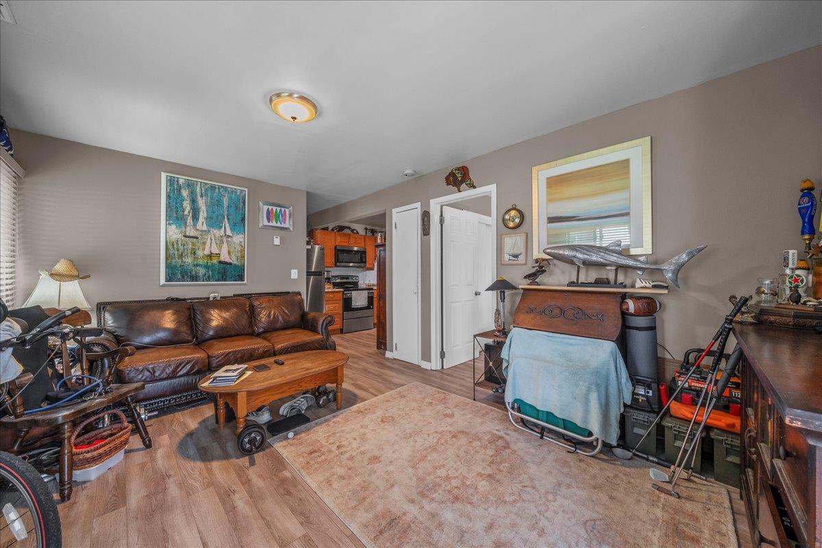 #18 photo, 235 McCall Avenue, サフォーク郡 West Islip , NY 11795