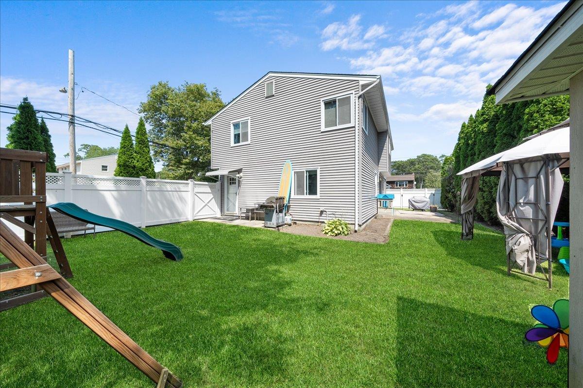 #3 photo, 235 McCall Avenue, サフォーク郡 West Islip , NY 11795