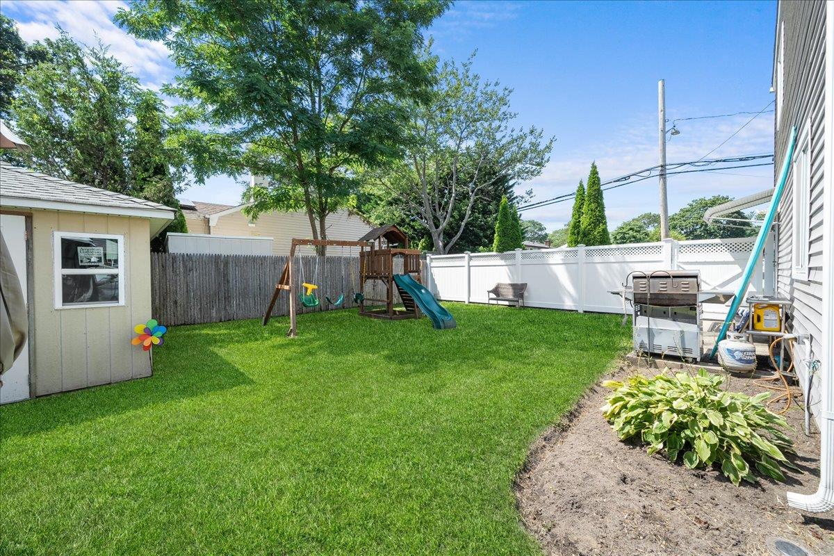 #5 photo, 235 McCall Avenue, サフォーク郡 West Islip , NY 11795